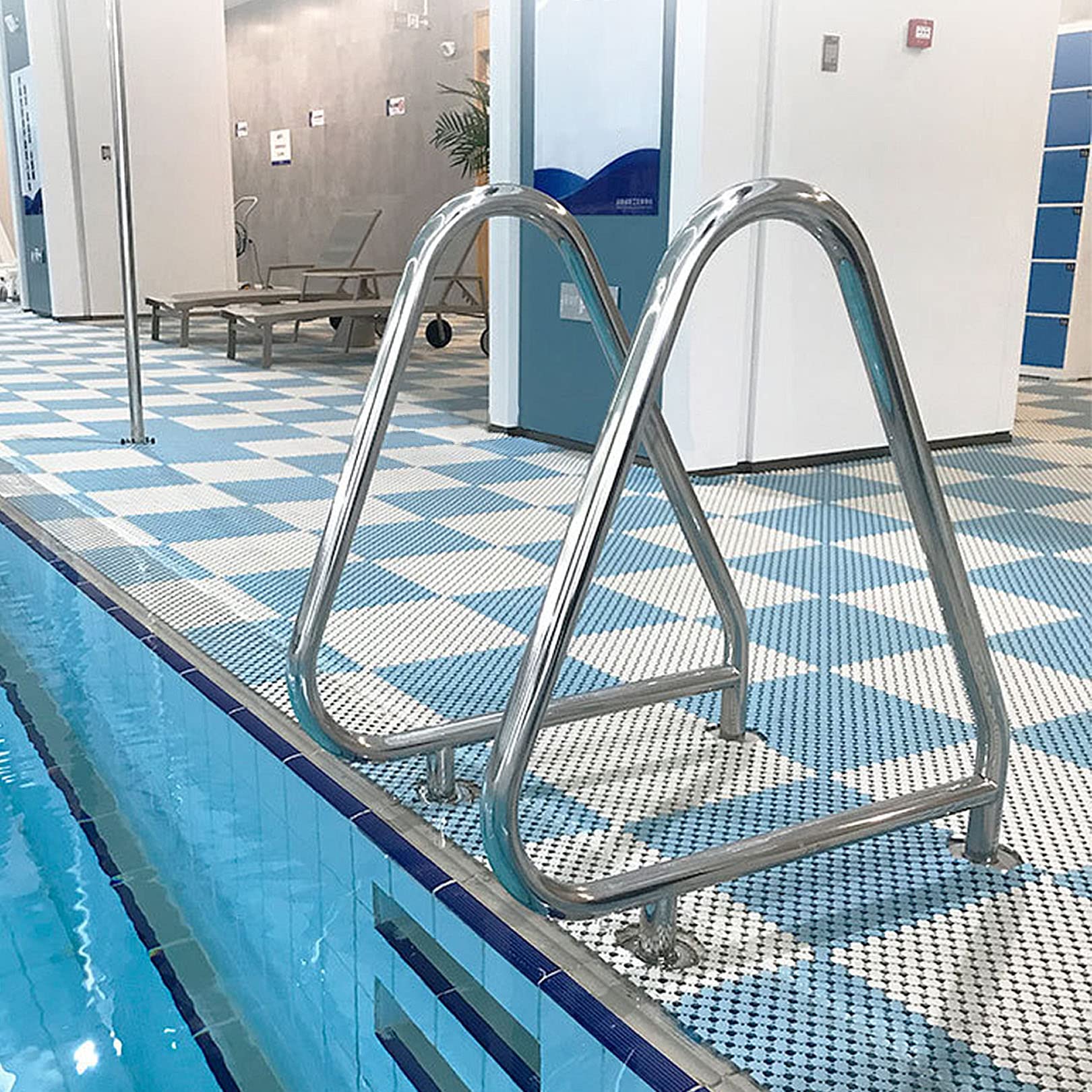 Poignée de piscine pour éviter les glissades sur les marches de bassins