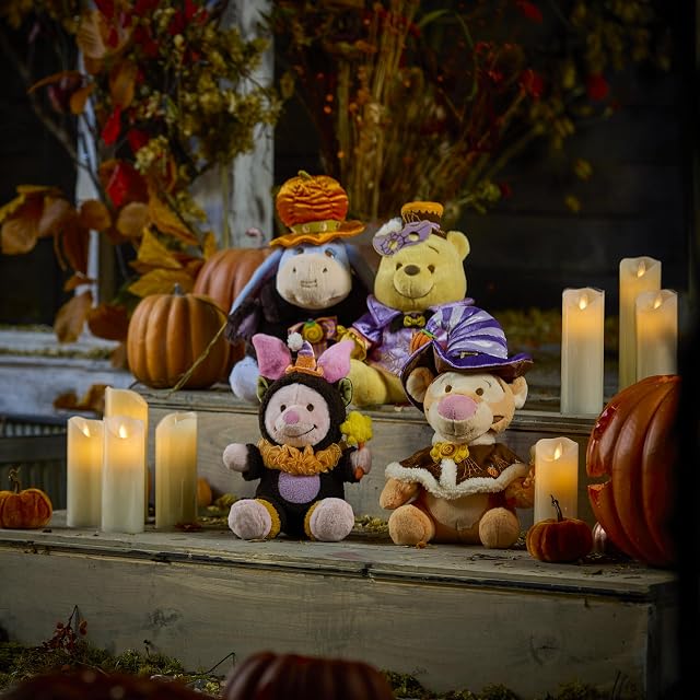 Foto 2 de 3 de Disney Store Official, Winnie The Pooh, Tigger, Peluche Halloween con Disfraz terrorífico, Capa y Sombrero