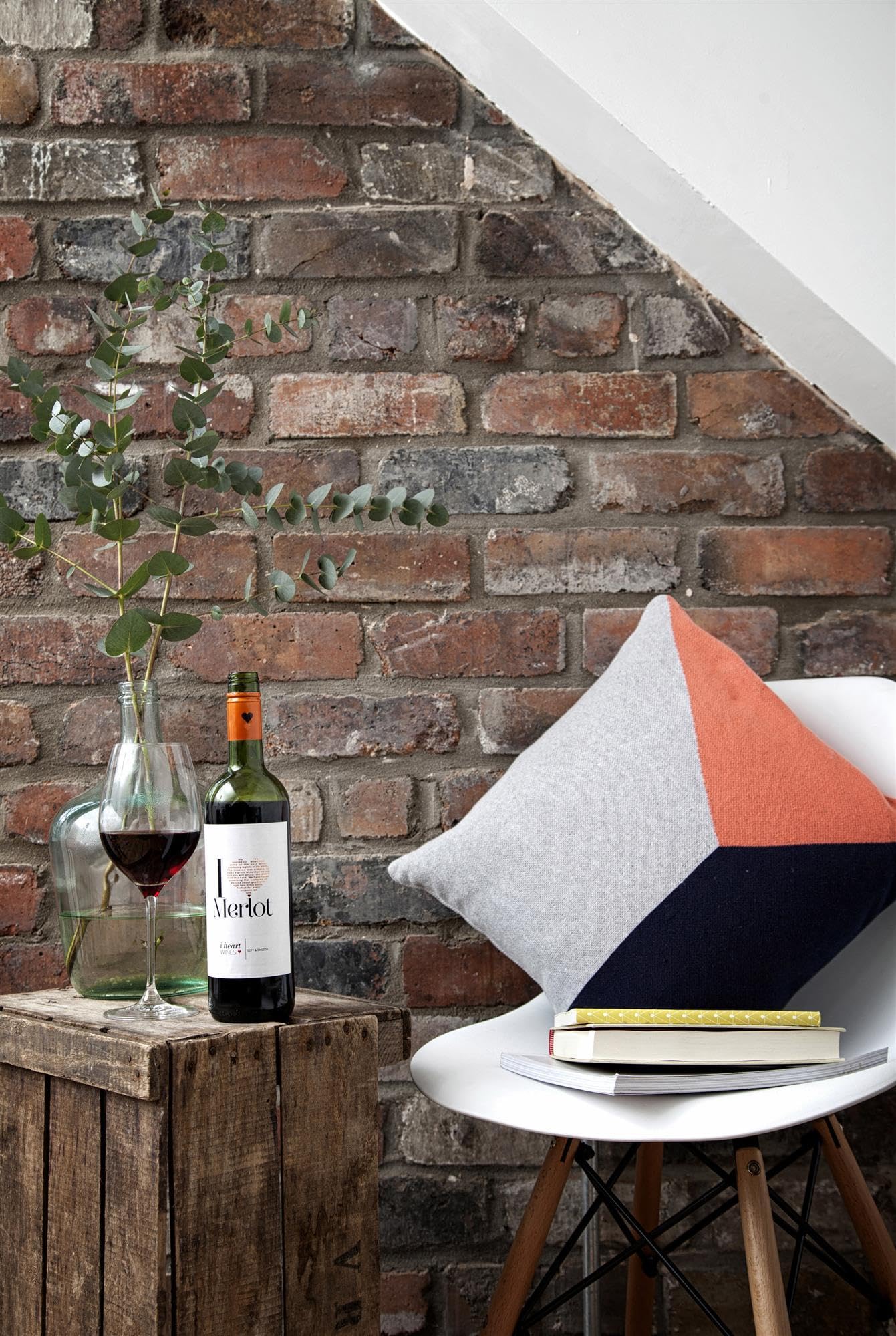 I heart Merlot Wein (9 x 0.75 l) - sanfter, trockener Rotwein, Aromen schwarzer Früchte und Kirsche, modern, frisch, fruchtig, leicht, zu Spaghetti Bolognese, Gulasch oder anderen Fleischgerichten