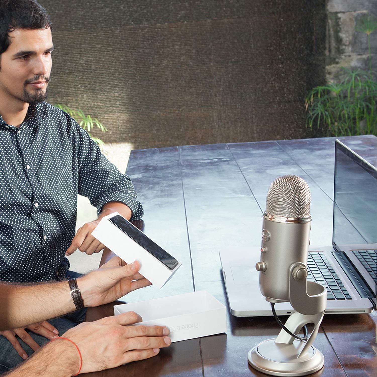Versatile USB studio microphone for creators by Logitech Blue