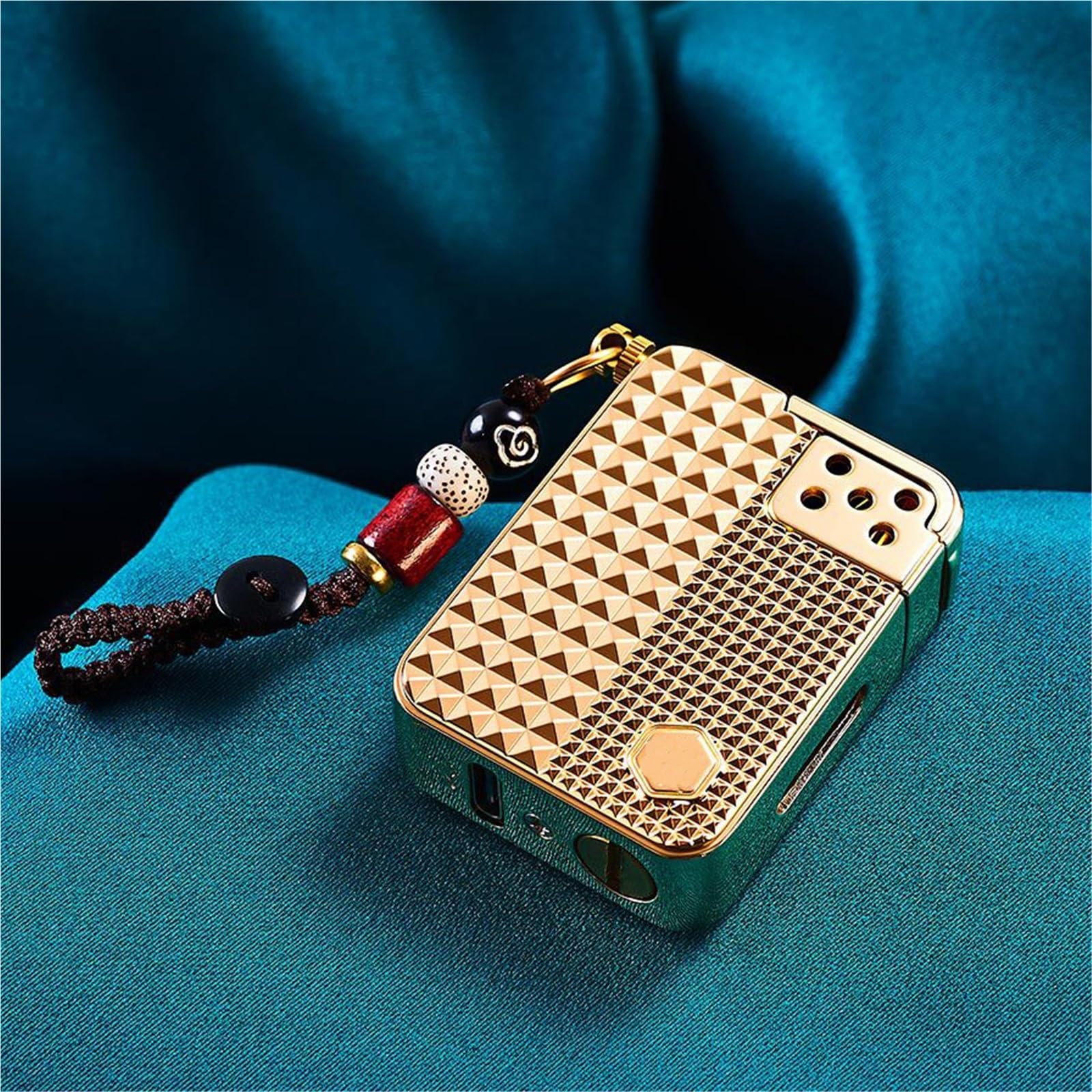 Briquet au kérosène avec quatre modes d'allumage (activation vocale, capteur de secousse, flux d'air, tactile), réservoir de carburant transparent, flamme douce, réutilisable et portable