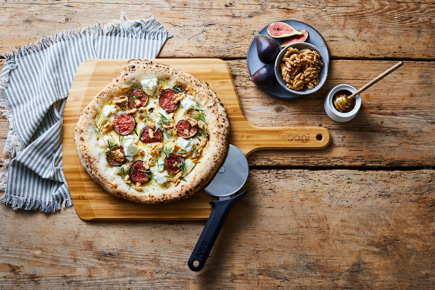 Ooni Pala de pizza de bambú de 30 cm – Tabla de servir – Tabla de pizza de madera – Pala para horno de pizza – Accesorios Ooni