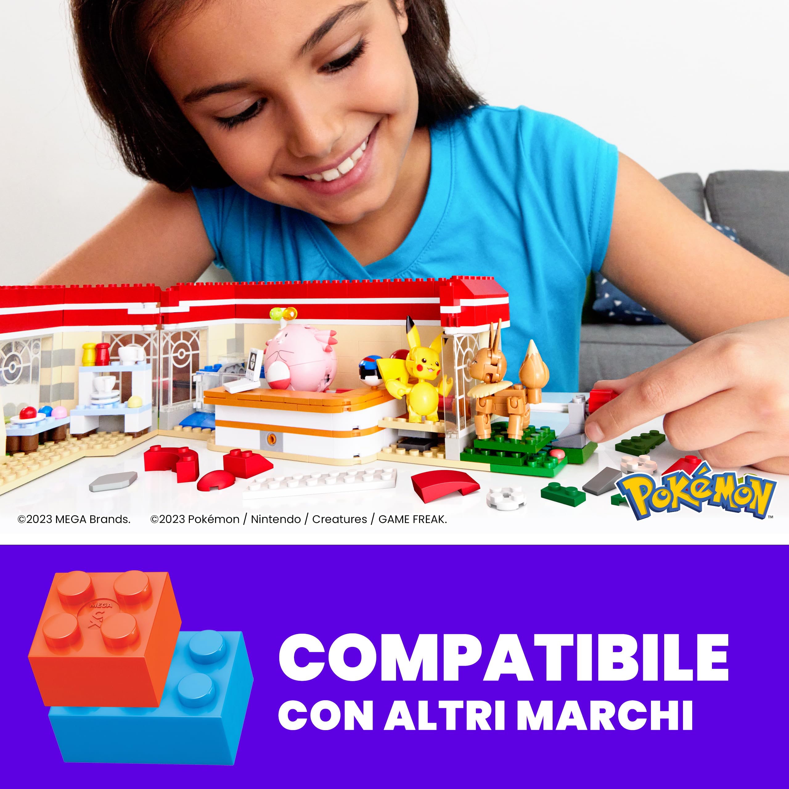 MEGA Pokémon - Centro Pokémon, set da costruire con 648 pezzi e sistema Mattoncino movimento, include Pikachu, Chansey, Evee e Togepi, giocattolo per bambini, 8+ anni, HNT93