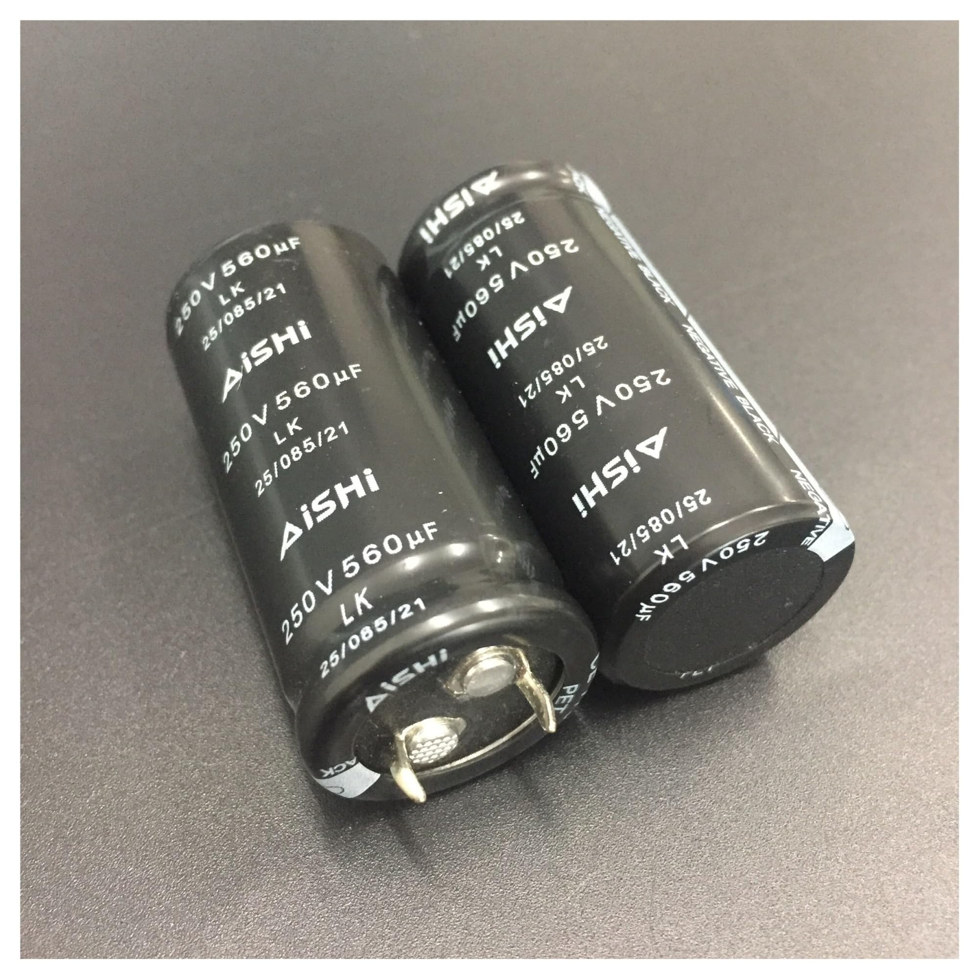 Condensateur 560uF 250V en aluminium de série LK à faible ESR lot de 2