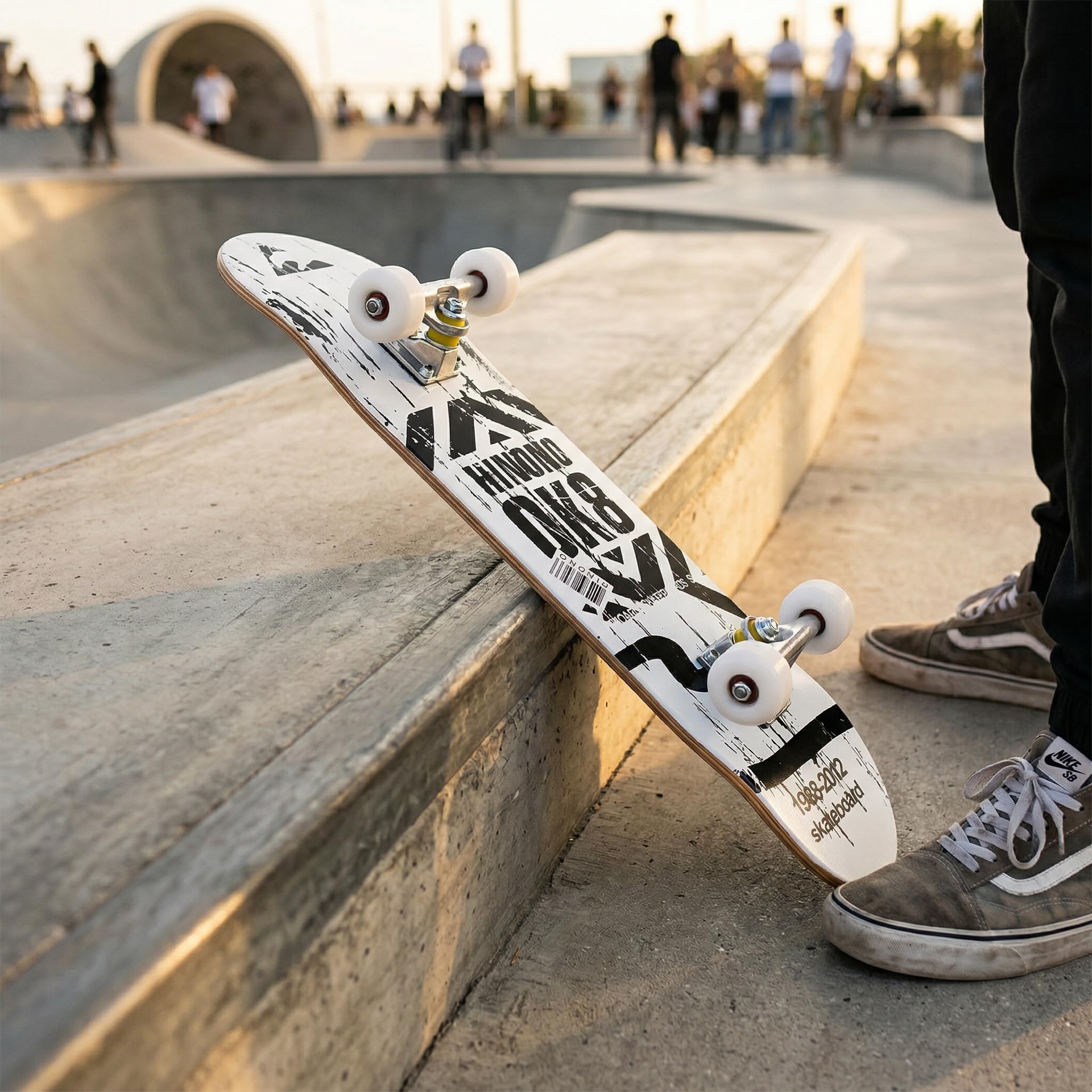 Skateboard Professionnel Double Kick,81 cm en érable, roulements ABEC-7, Roues en PU 95A, Design Graphique personnalisé (81cm, ok8)