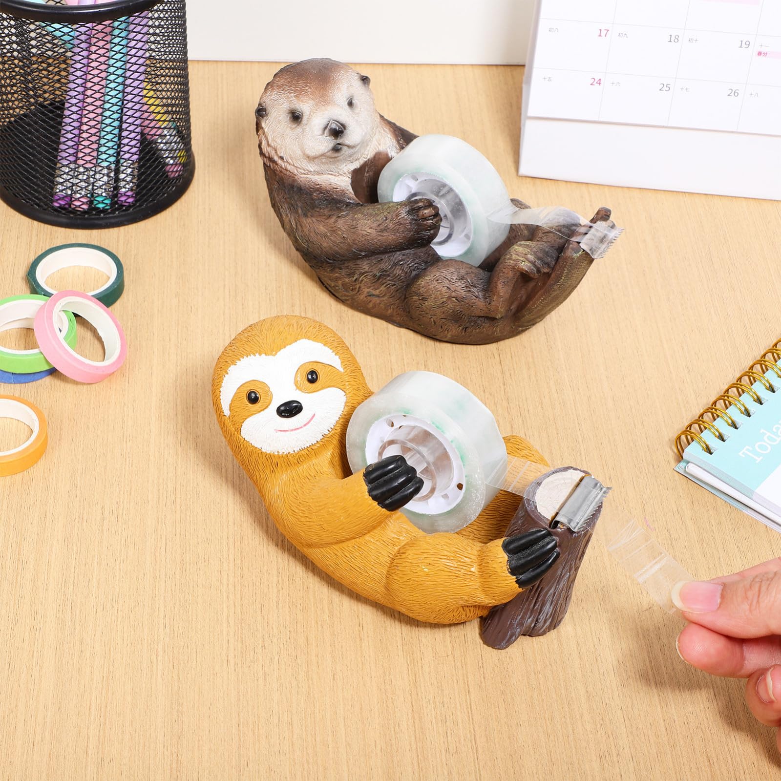 Hemobllo Dispenser per Nastro Adesivo da Tavolo a Forma di Bradipo e Animale Acquatico, Set 2 Pezzi in Resina Robusta, Piccolo Distributore Decorativo per Ufficio e Accessori Scrivania,