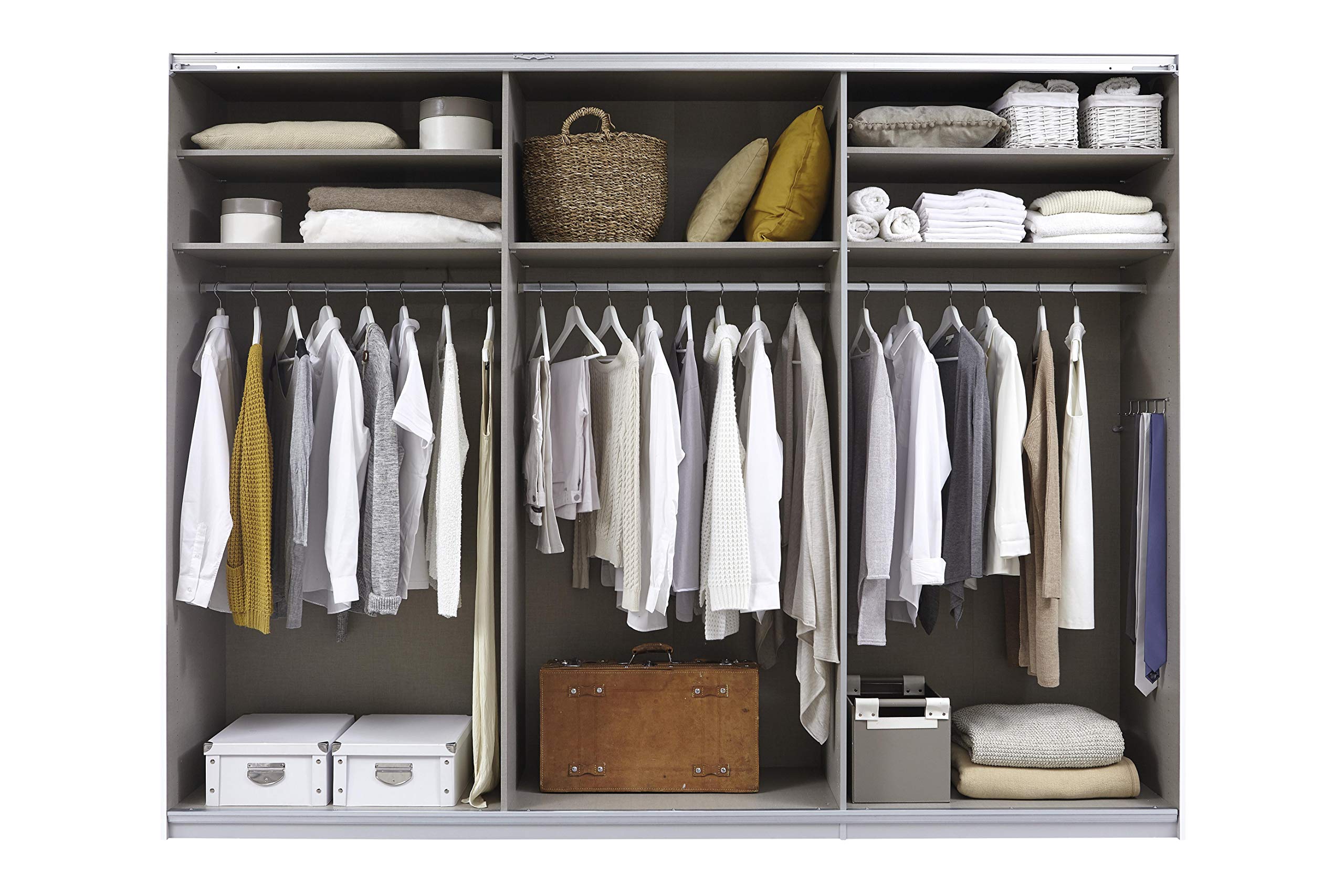 Rauch Möbel Quadra - Armario de 3 Puertas con Espejo, Incluye Accesorios Classic con 3 Barras para Ropa, 5 estantes y 1 Barra de Ganchos, Color Blanco Alpino, 271 x 210 x 62 cm