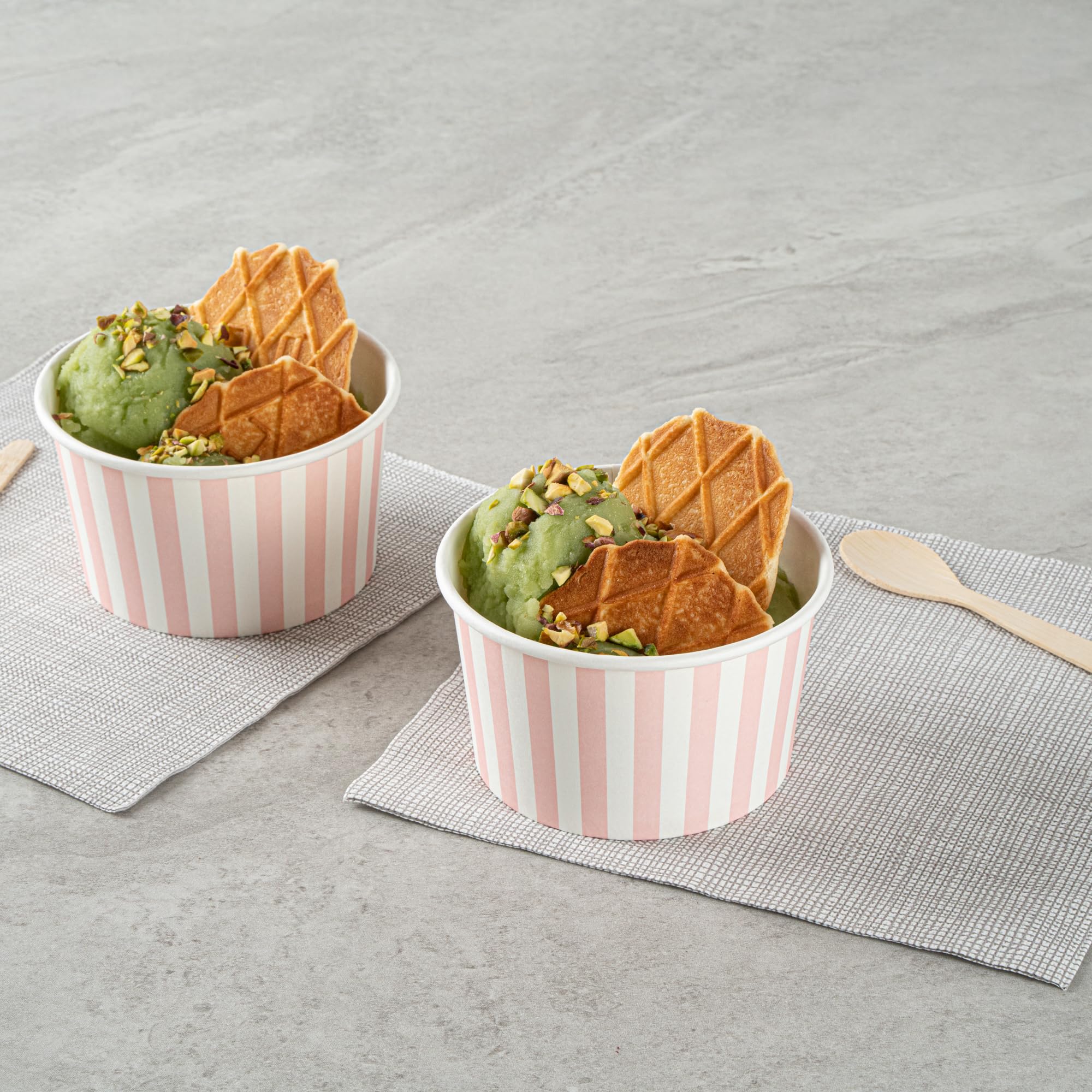 Restaurantware Coppetta - Vasos de postre de 12 onzas, 200 vasos desechables para helado, tapas se venden por separado, cuencos de papel FroYo resistentes, rosa y blanco, para alimentos fríos y