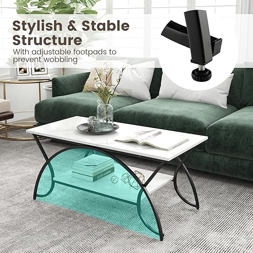 Miniatura 4 de COSTWAY Mesa auxiliar de 2 niveles, moderna mesa decorativa de mármol sintético con almacenamiento y marco de metal acabado dorado, elegante mesa