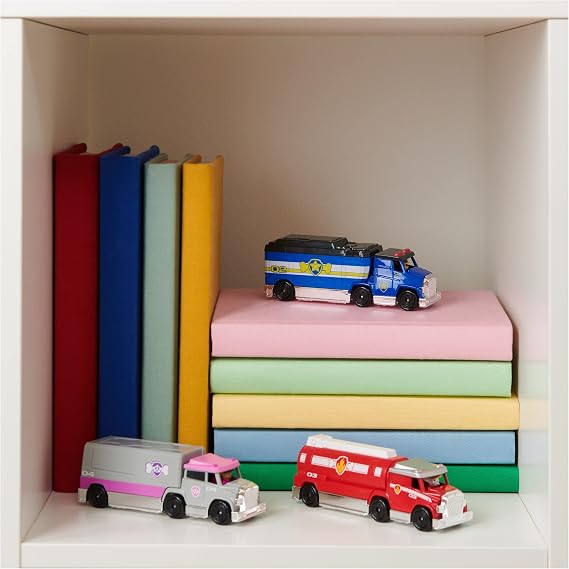 Paw Patrol, True Metal Chase, Marshall and Skye Collectible Big Truck Pups Toy Trucks 1:55 Scale, Kids Toys for Ages 3 and up