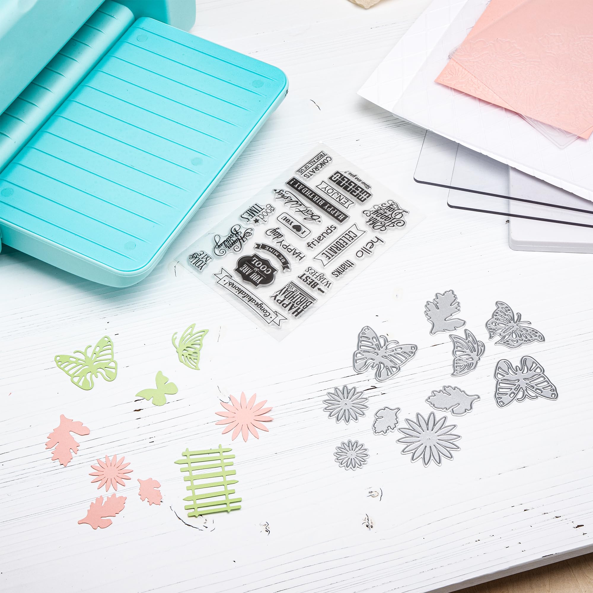 CraftGenes 9 Zoll Stanzmaschine & Prägemaschine, Manuelle A4 Stanz- und Prägemaschine mit Faltbaren Seiten, Inkl. A4 Stanzformen, Prägefolder & Platten, Ideal für Kartengestaltung, Scrapbooking & DIY
