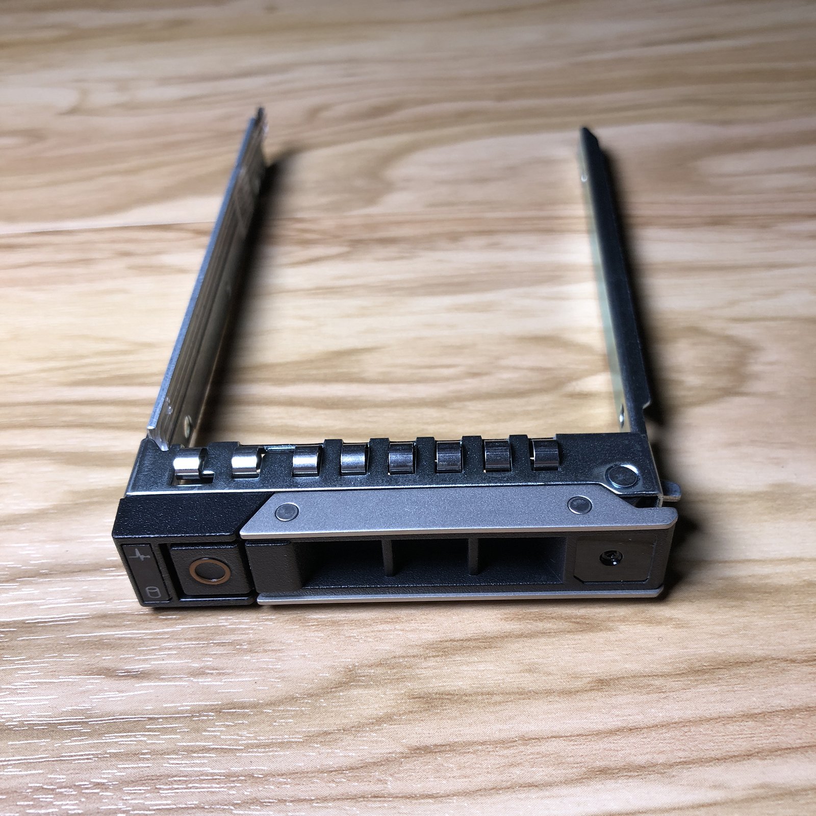 2.5?&quot; SAS SATA NVMe dxd9h SSDハードドライブキャディfor 14th Gen r440?r640?r740?r740?X D r940?r6415?r7415?r7425?Dell PowerEdgeサーバホッ 31aGkZqX2TL.jpg
