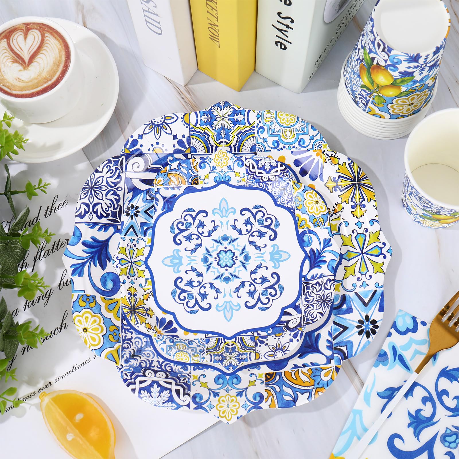 Whaline - Set di stoviglie Capri al limone da 96 pezzi, piastrelle blu, giallo limone, stoviglie monouso: 24 piatti da 25,4 cm, 24 piatti da 17,8 cm, 24 tovaglioli, 24 tazze da 266 ml per