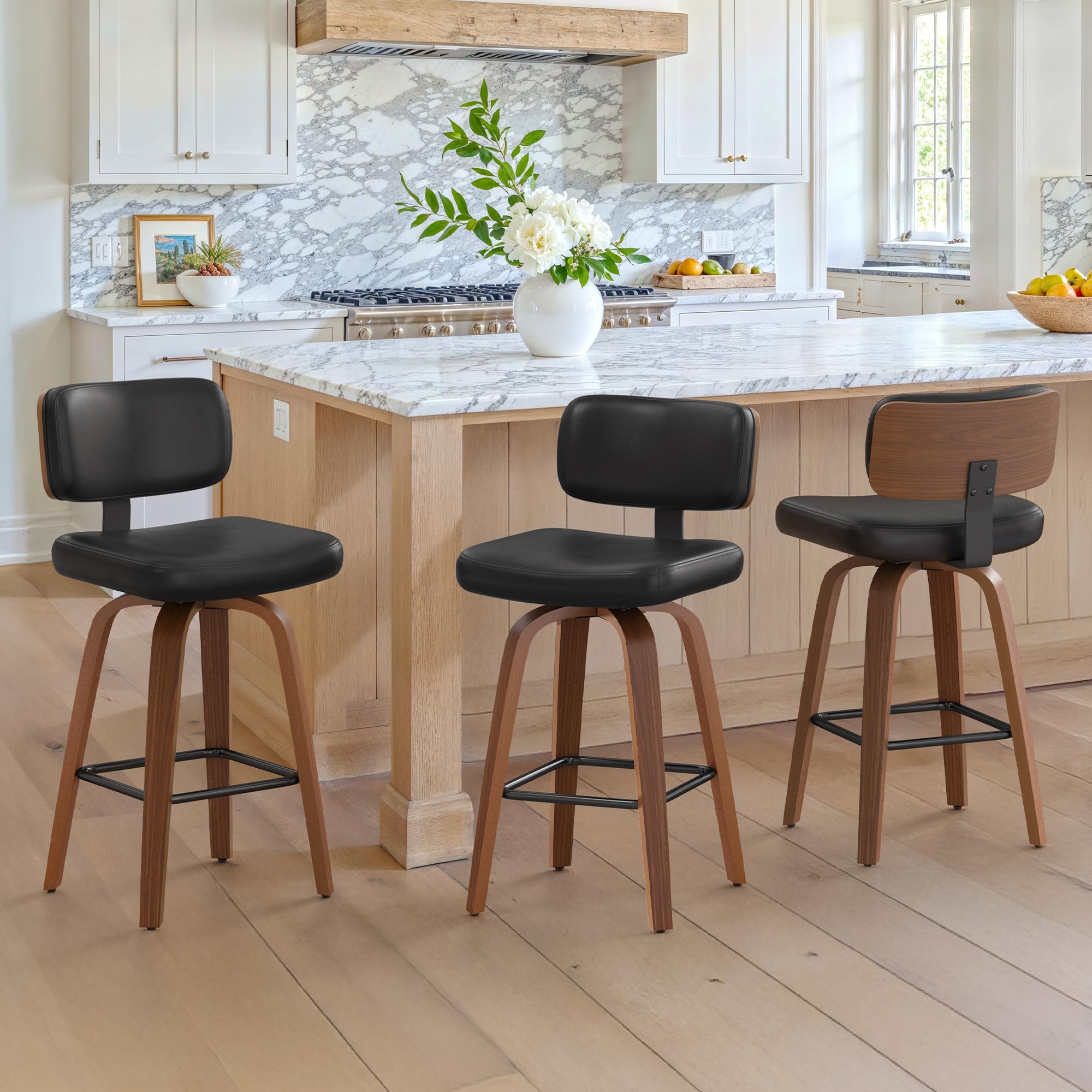 LUE BONA Tabouret Bar Rotatif sur 360°,Tabourets de Bar Lot de 2,Chaises de Bar avec Matelassé Simili Cuir,Hauteur 67 cm,Tabouret Bar Bois avec Dossier et Repose-Pieds,pour Cuisine,Bar,Noir