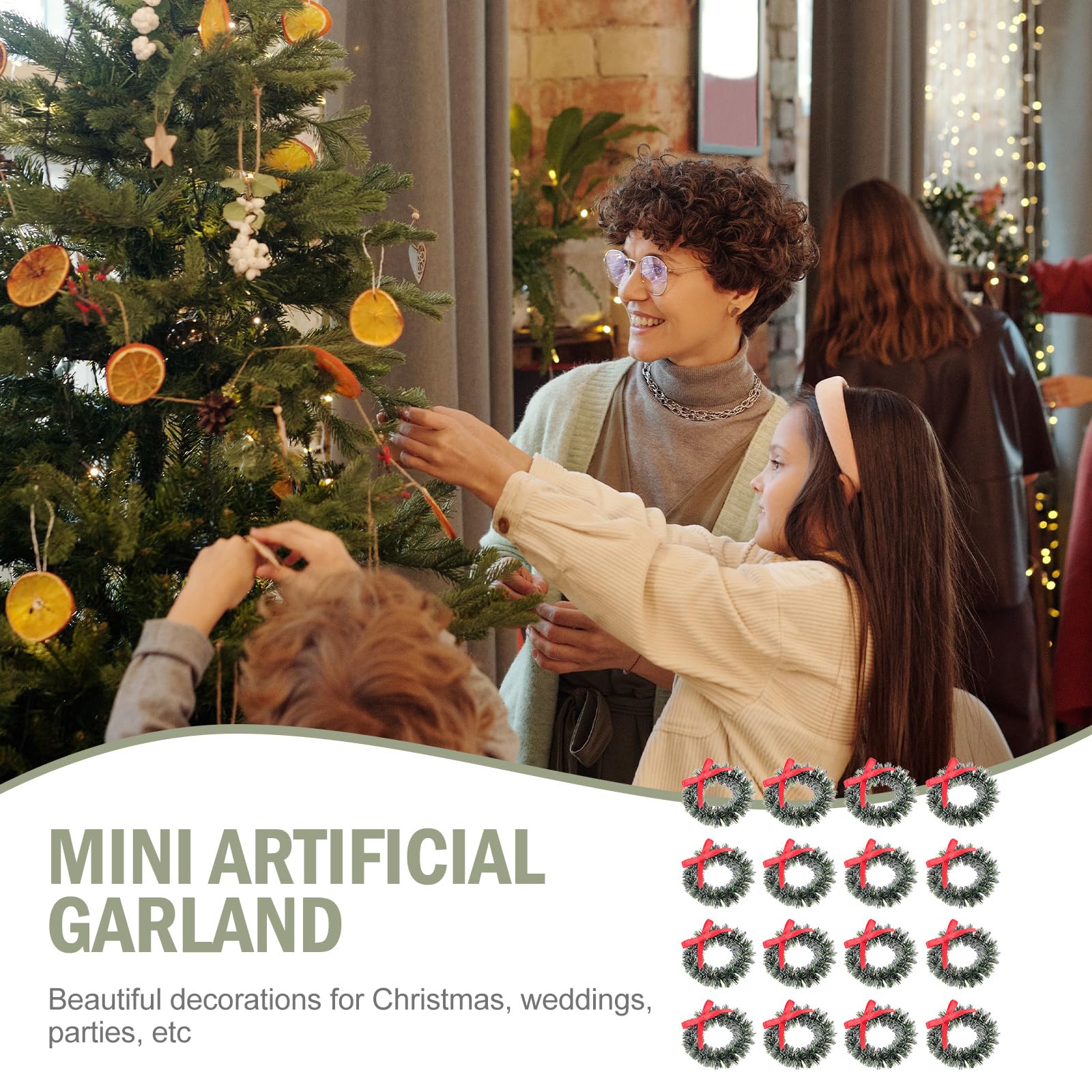 FOMIYES 20Pcs Mini Christmas Wreaths Small Green Wreath with Red Bows Hanging Wreath Ornaments for Christmas Tree Wedding Fireplace Mantle Front Door Centerpiece Decor