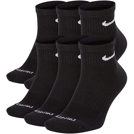 Nike Everyday Socks : Essential Comfort for Modern Athletes