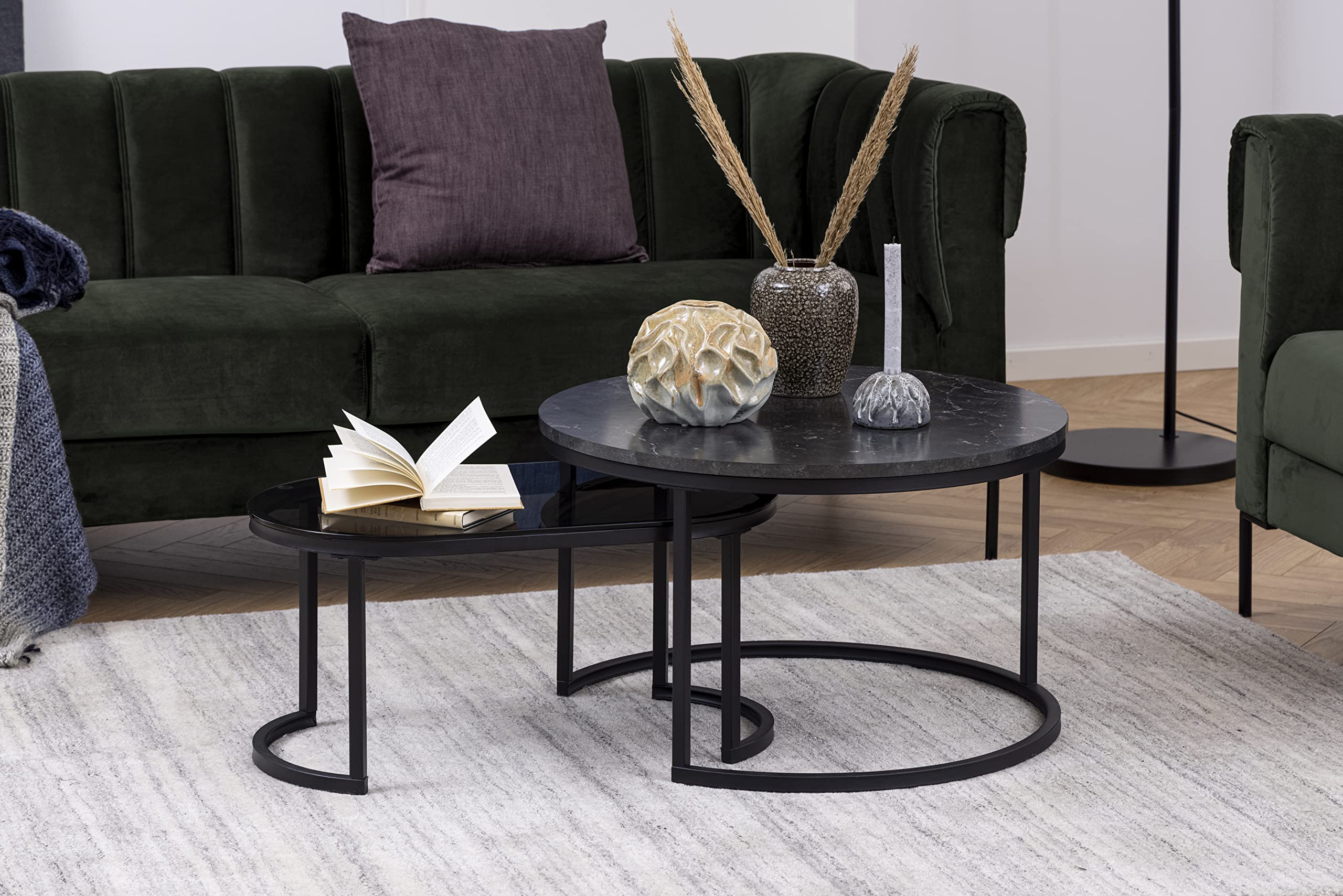 Set van 2 Ronde Salontafels in Stapelbaar Design met Marmerlook en Metalen Frame Set van 2 Ronde Salontafels in Stapelbaar Design met Marmerlook en Metalen Frame