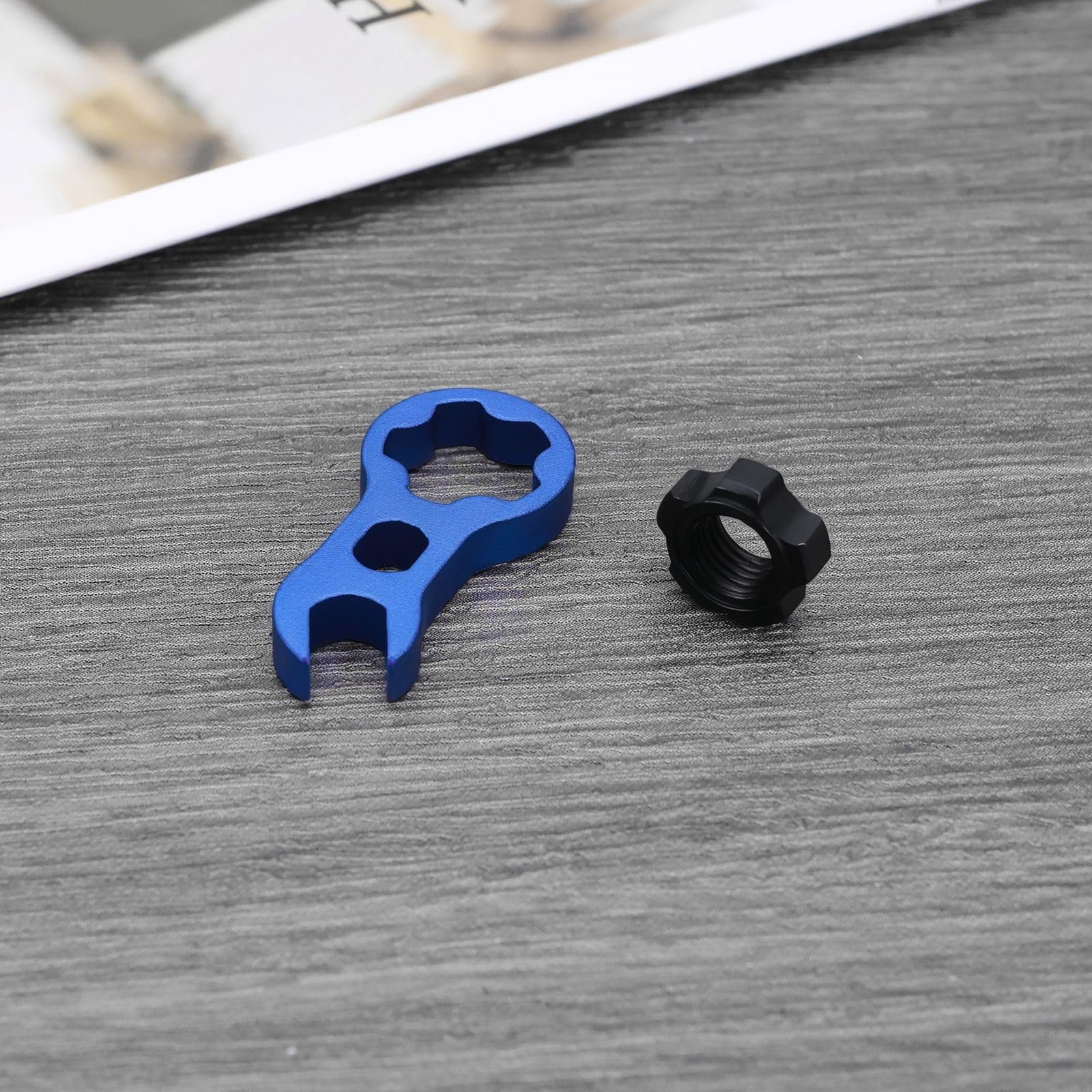 Lot De 2 écrous De Valve Pour Vélo En Alliage D'aluminium - Bleu Et Noir, Légers (4g), Avec Bagues D'étanchéité - 11