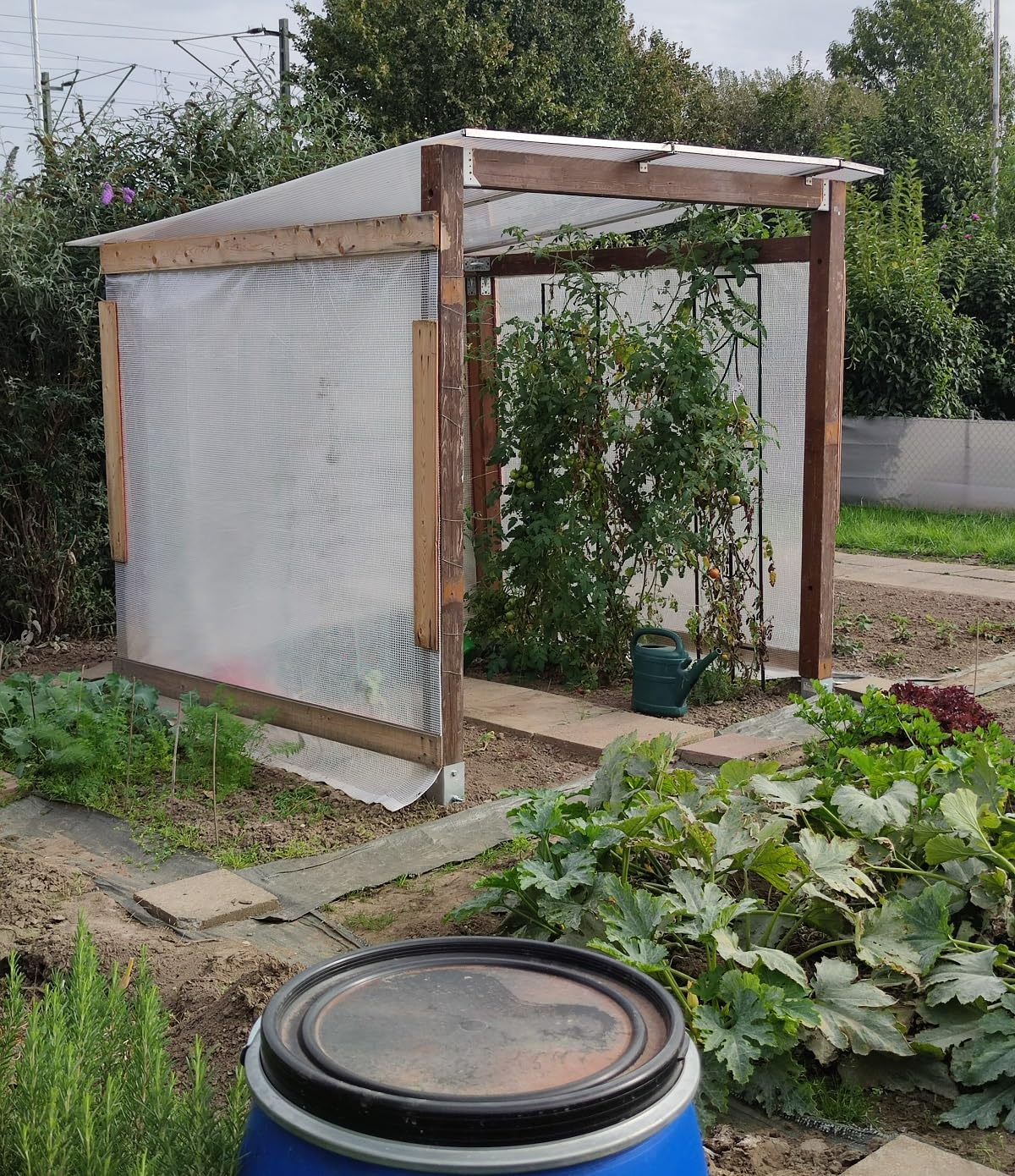 EraGreen Lámina de rejilla de 1,5 m x 10 m – 280 g/m², resistente al desgarro, con borde de clavo, lámina de jardín resistente a los rayos UV para tomates y viveros, lámina de tejido
