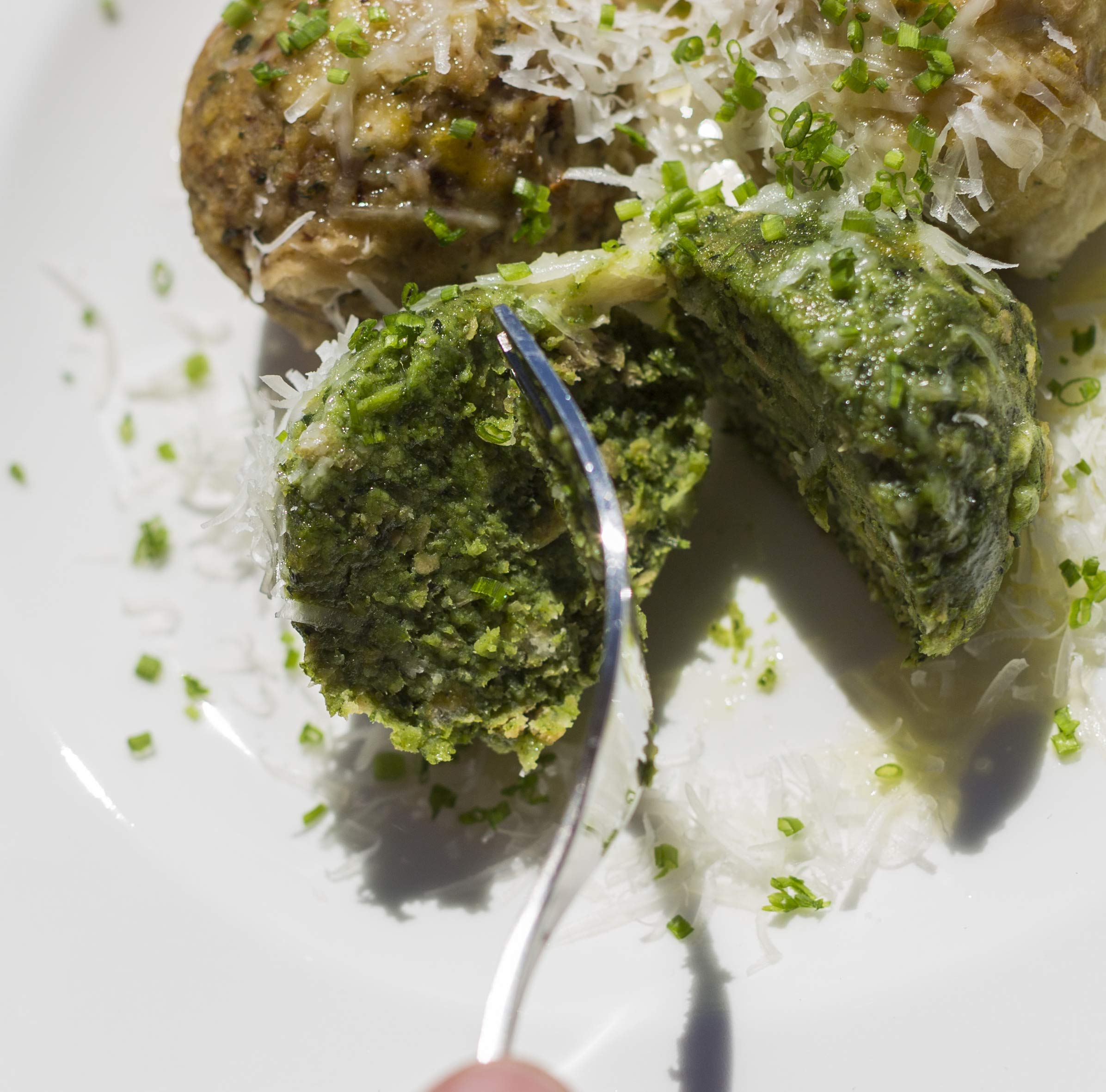 GUSTOS - 3 Packungen Spinatknödel, die leckere und gesunden grünen Knödel von Gustos, jeweils 4 Stück. Mit 27% Spinat, nach traditionellem Rezept hergestellt