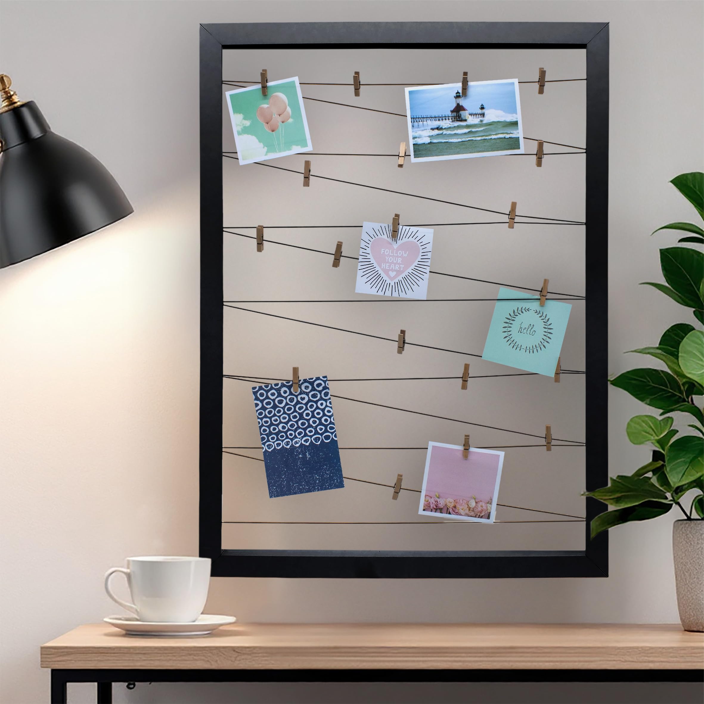 Spetebo - Portafoto con cornice in plastica, 75 x 55 cm, con fili in gomma e 20 mollette in legno Nero