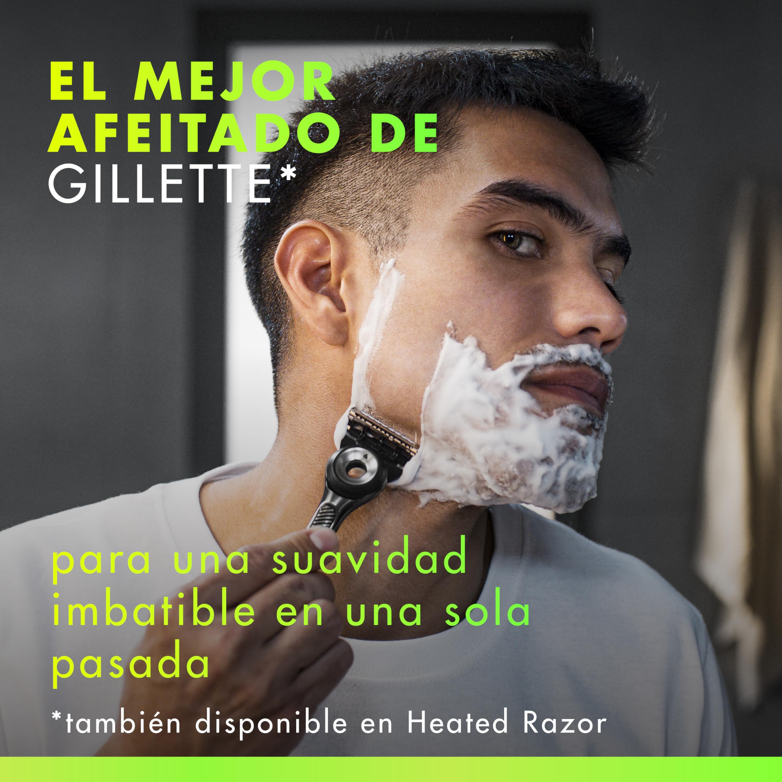 GilletteLabs Maquinilla de Afeitar para Hombre con 5 Recambios | Mango de Metal con Barra Exfoliante Integrada, 5 Cuchillas con Banda Lubricante, Estuche de Viaje Y Colgador de Pared
