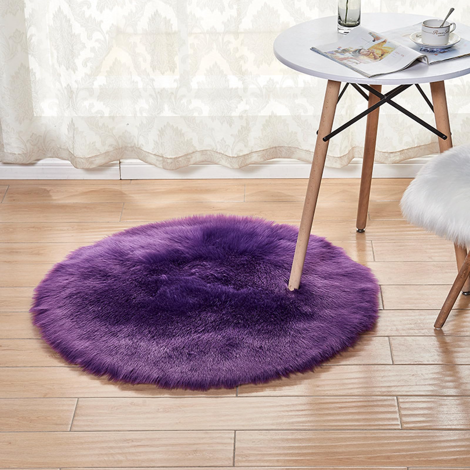 Tapis rond lavable fausse fourrure pour réveiller le salon