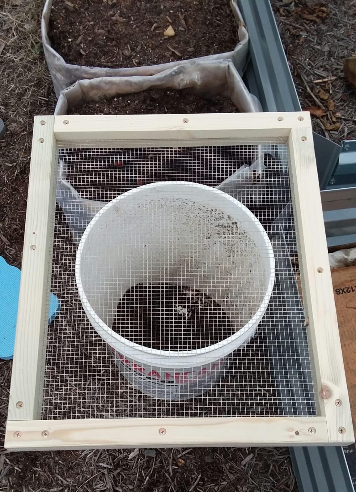 Large Soil Sifter, Dirt Sifter for Gardening, for Use in a