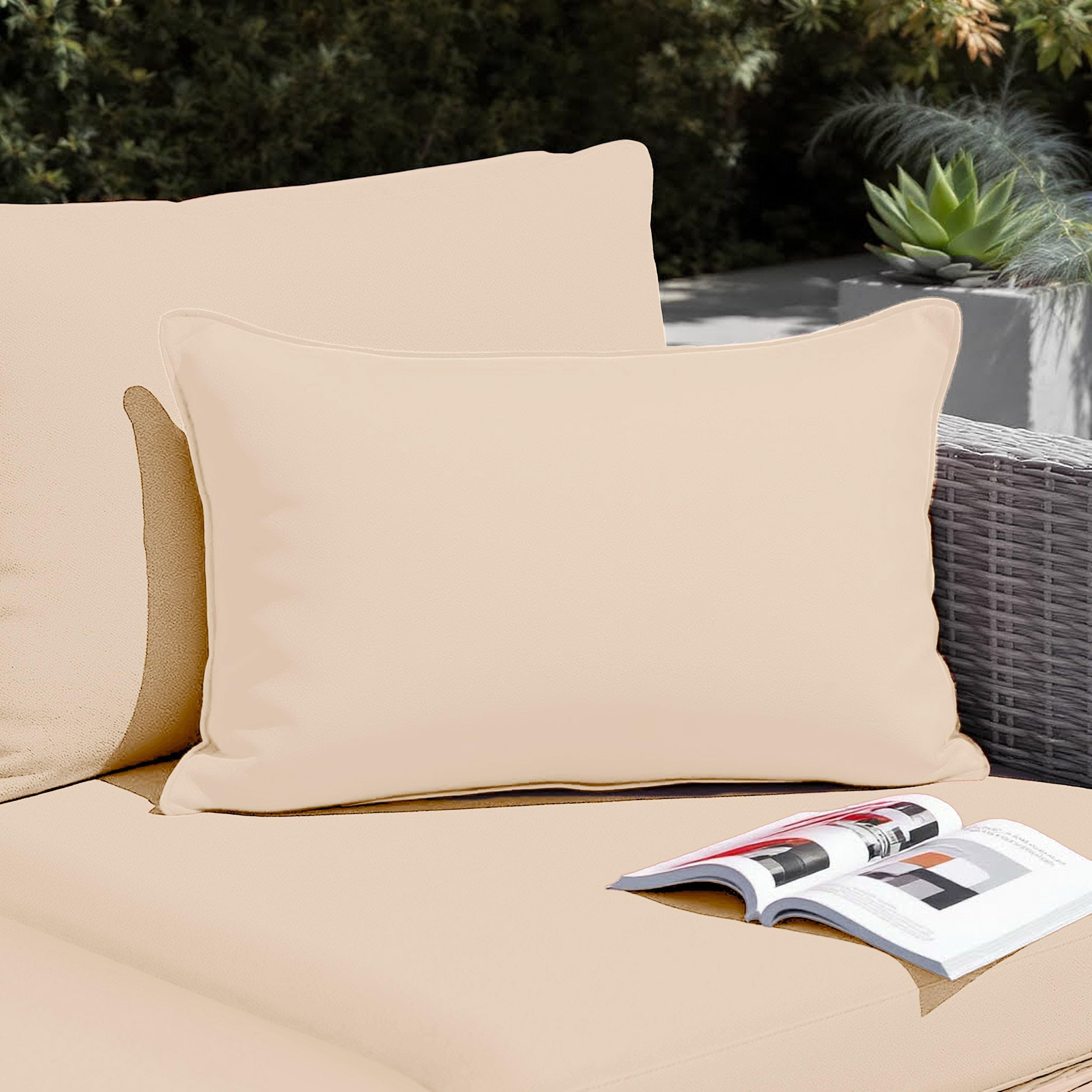 Coussin de décoration extérieur 60x35 cm, Lot de 2 – Déhoussable, déperlant, Anti-UV, pour Fauteuil ou canapé de Jardin – Beige