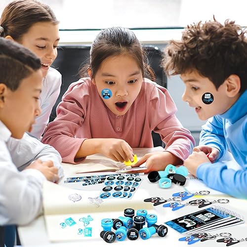 Miniatura 8 de TecUnite 84 piezas de suministros de cumpleaños para videojuegos, incluye mini cuaderno, llavero, juego de premio de fiesta para videojuegos,
