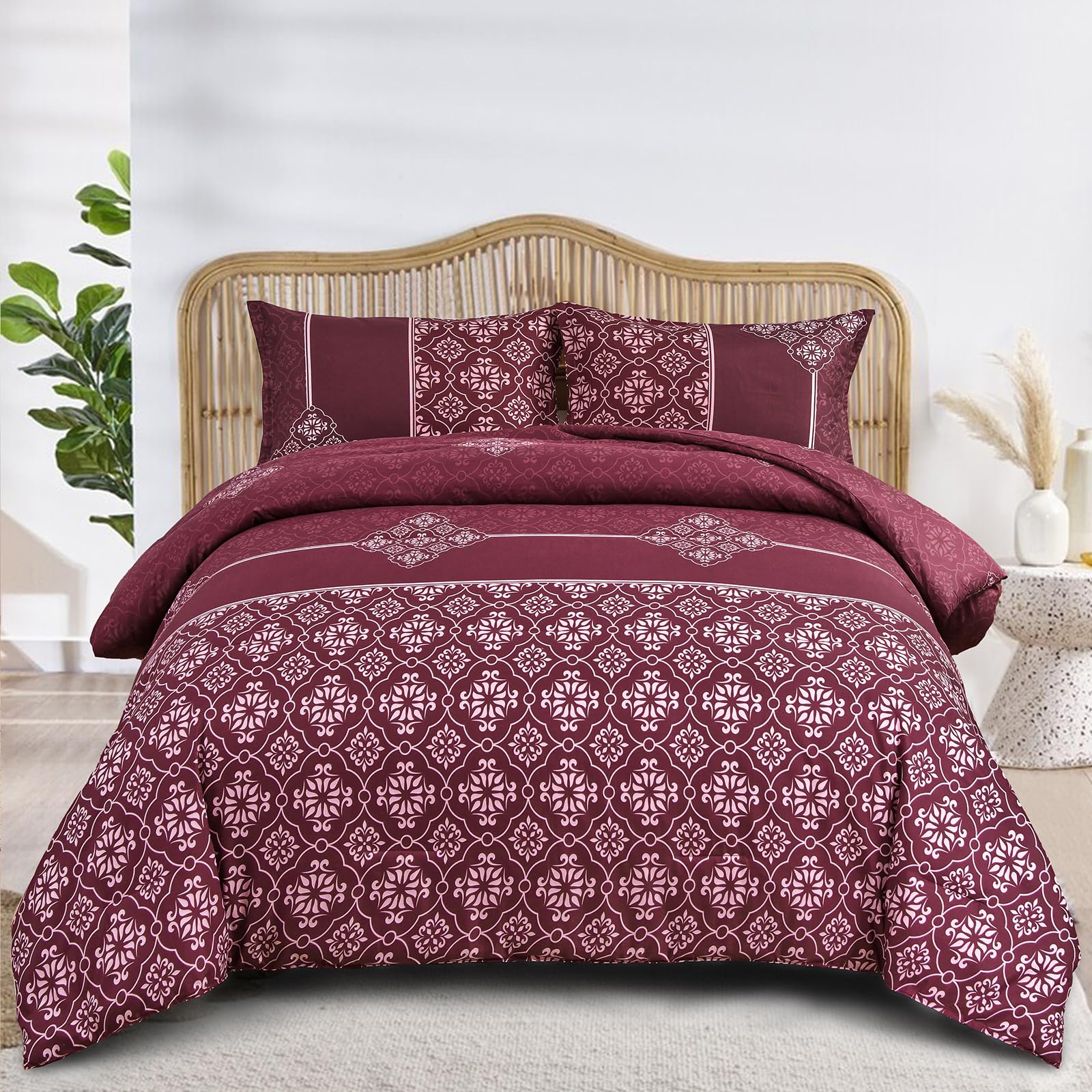 Luxudecor Burgundy Comforter Set Queen- 3 Piece Boho Comforter with Damask Medallion - Ultra Soft Microfiber Bedding Set Lightweight Bohemia Bed Comforter Set for All Season 90"x90"