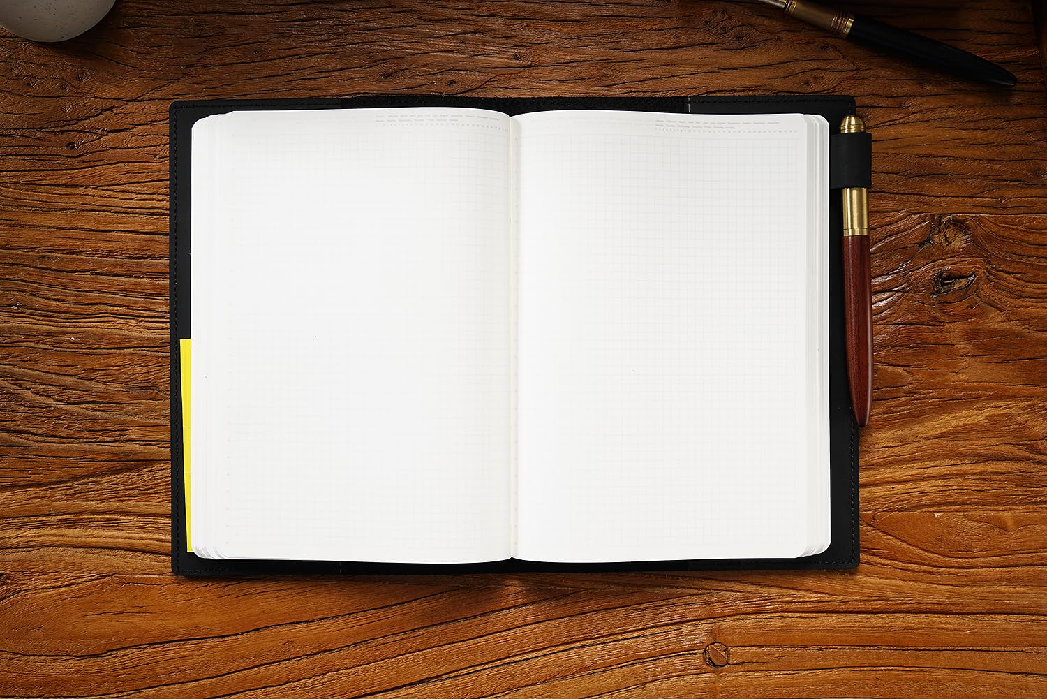KISSKI - Diarios de cuero para cuaderno de tapa dura A5, funda hecha a mano con soporte para bolígrafo, funda para bloc de escritura con 88 hojas, 176 hojas de papel rayado para notas de campo, Biblia