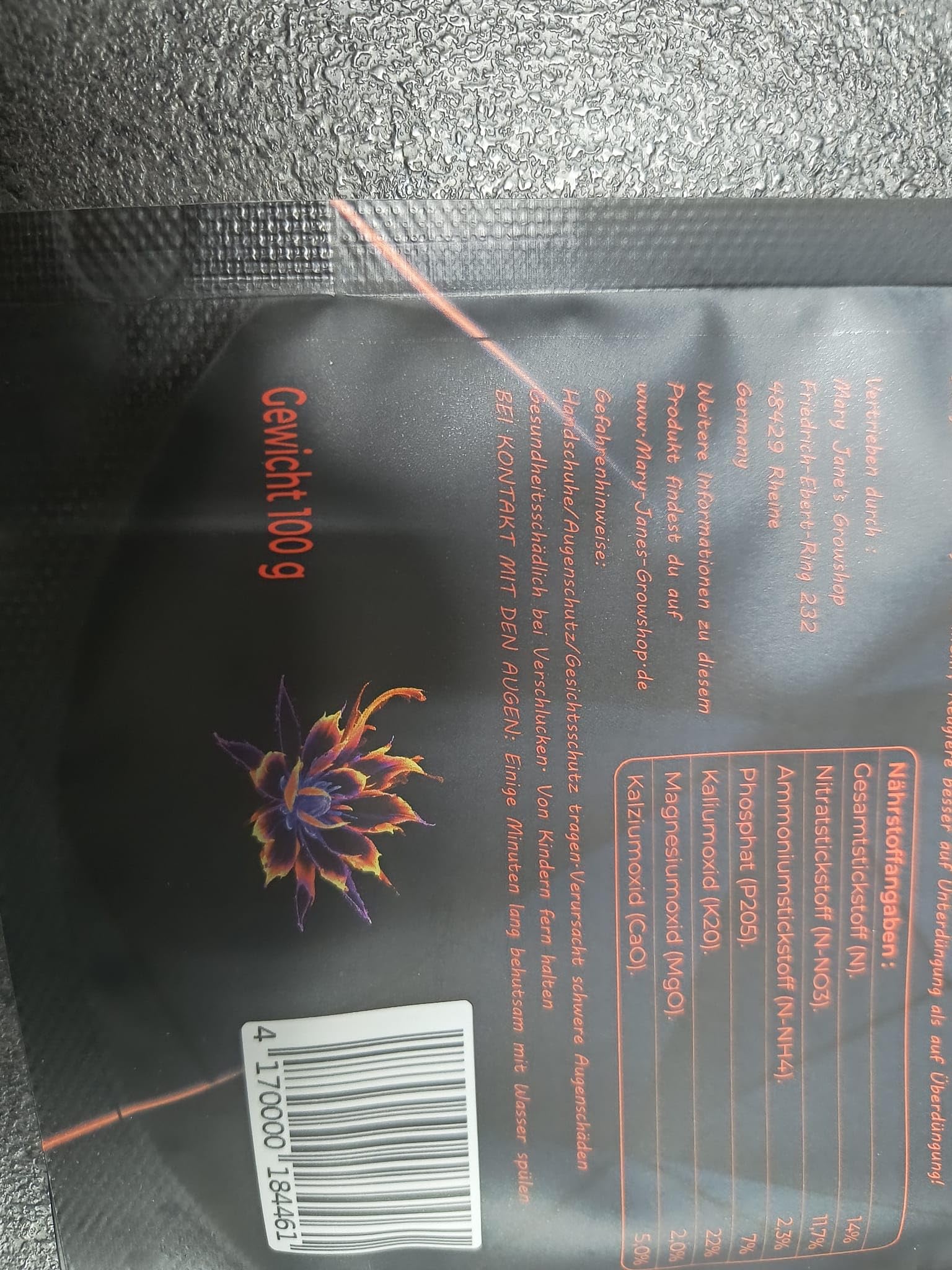 Mary Jane's Dünger-Bundle für Cannabispflanzen Hanfplanzen, Wachstums- und Blütedünger Set mit Bud Boost, 2x500g Dünger + 200g Boost, für Wuchs- und Blütephase für alle Substrate und Hydro Grow