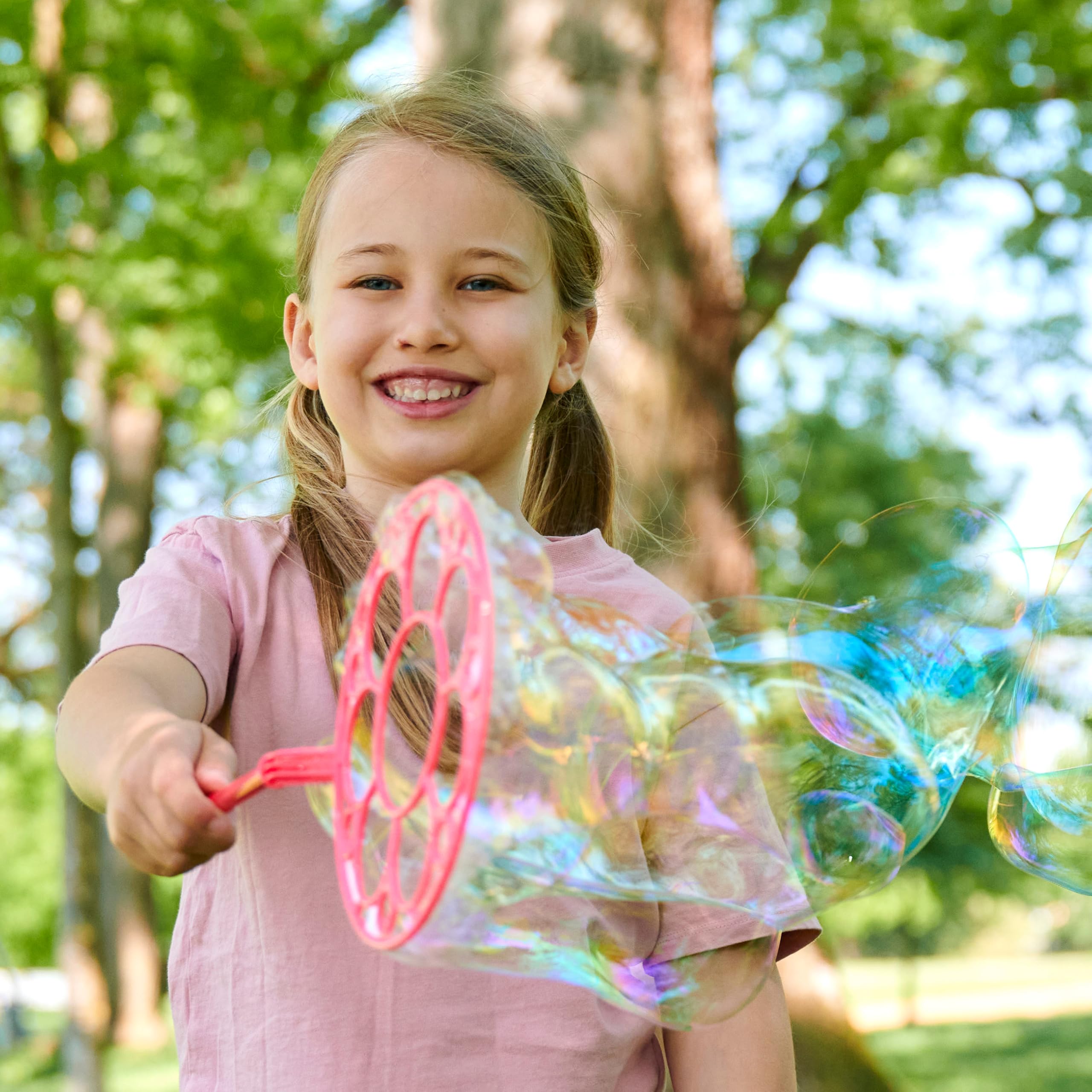 SIMBA 107286191 Bubble Fun zestaw ogromnych baniek mydlanych, 2 pierścienie śr.: 18 cm, ług, 250 ml, od 3 lat