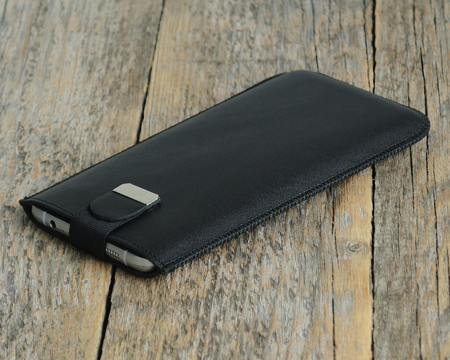 Italian black Leather Case for iPhone 16 PRO, made in Europe