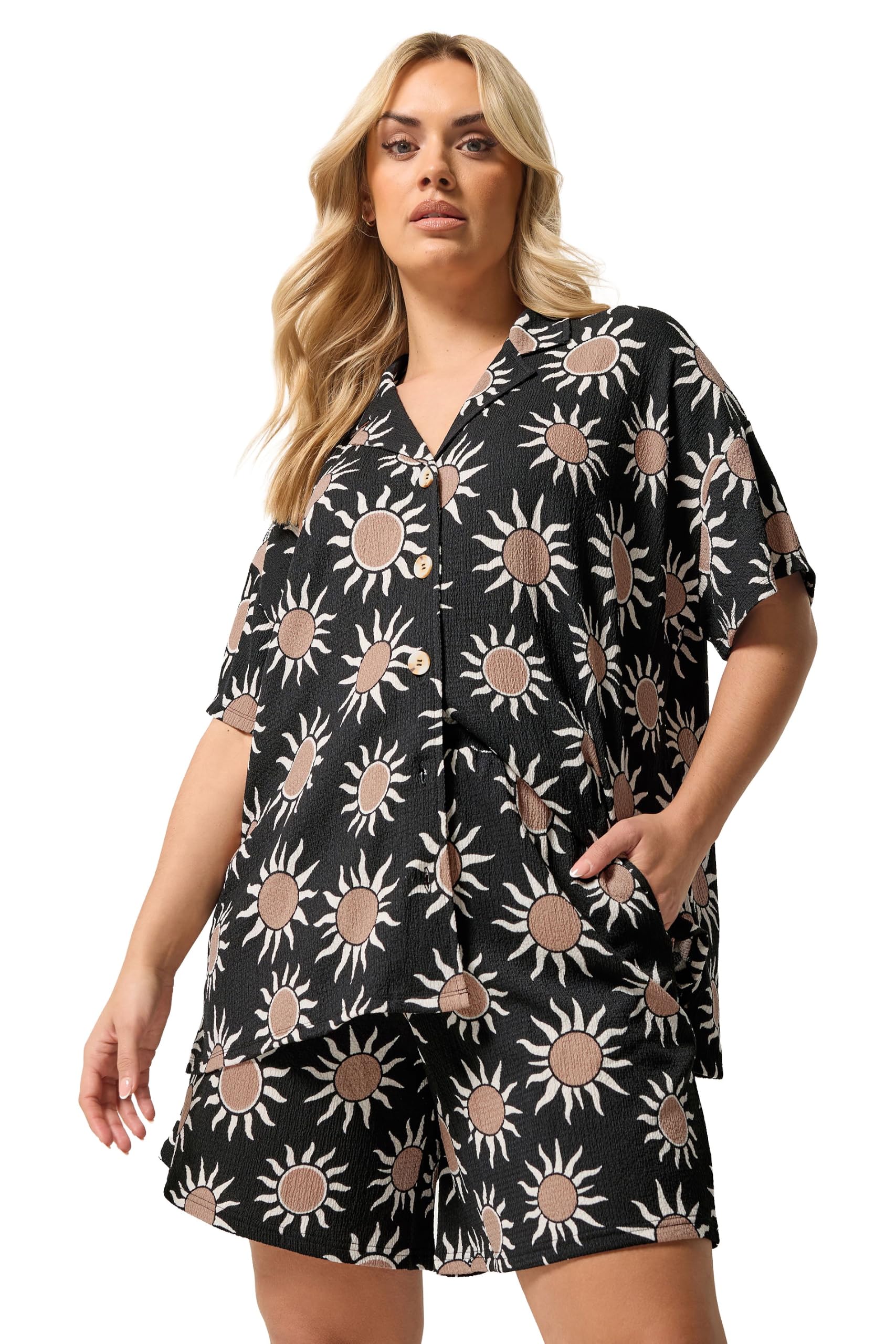 Yours Women's Black Sun Print Shorts In | Size: 18