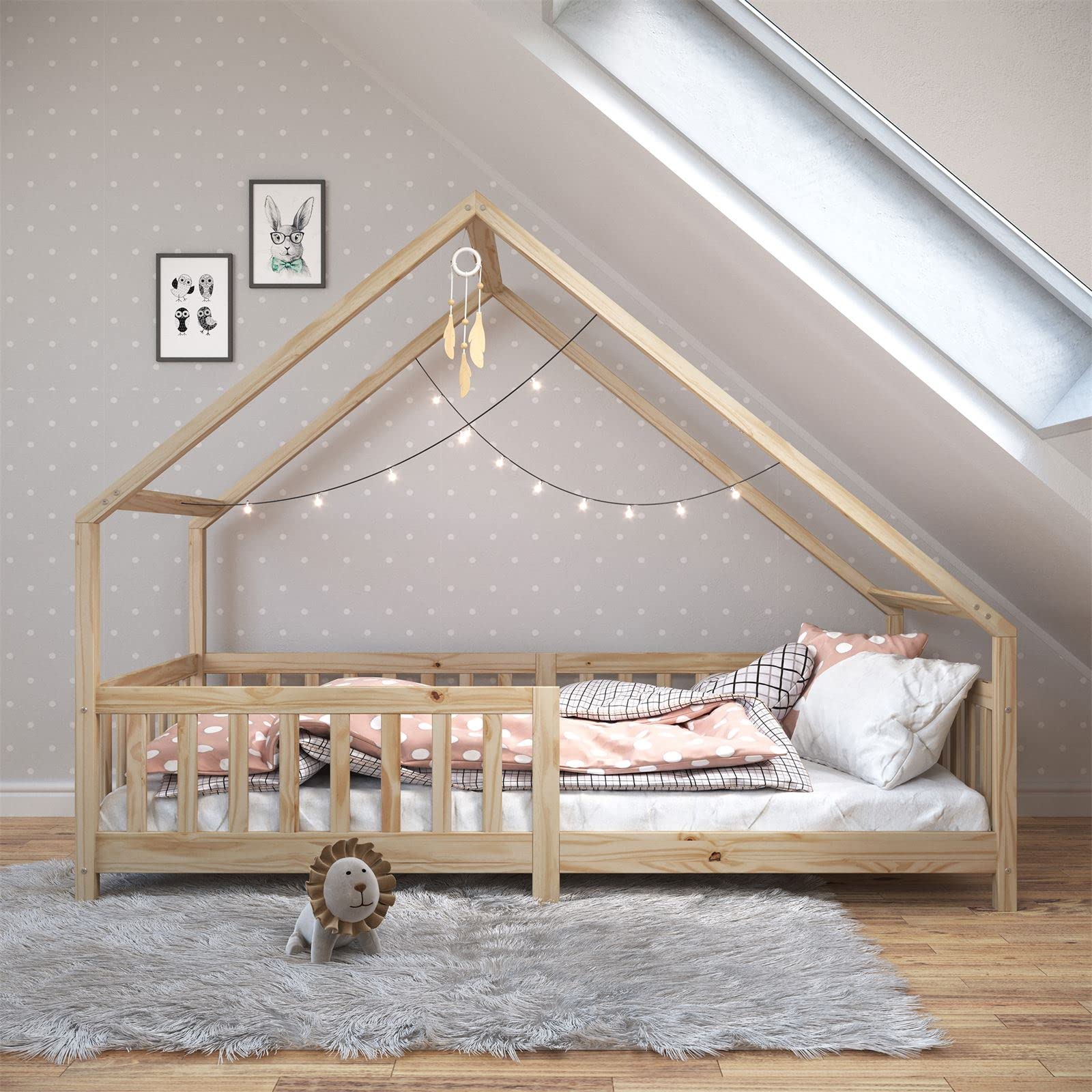 IDIMEX Hausbett CORA 90x200 cm, Natur - Kinderbett mit Rausfallschutz aus Massivholz, Montessori Bodenbett, Holzbett für Jungen und Mädchen
