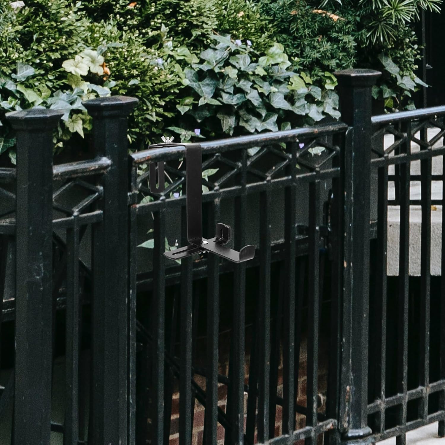 Cabilock 2pcs Outdoor Plant Hanger Bracket for Railing Balcony and Window Sturdy Support for Flower Pots and Lanterns for Indoor and Garden Use