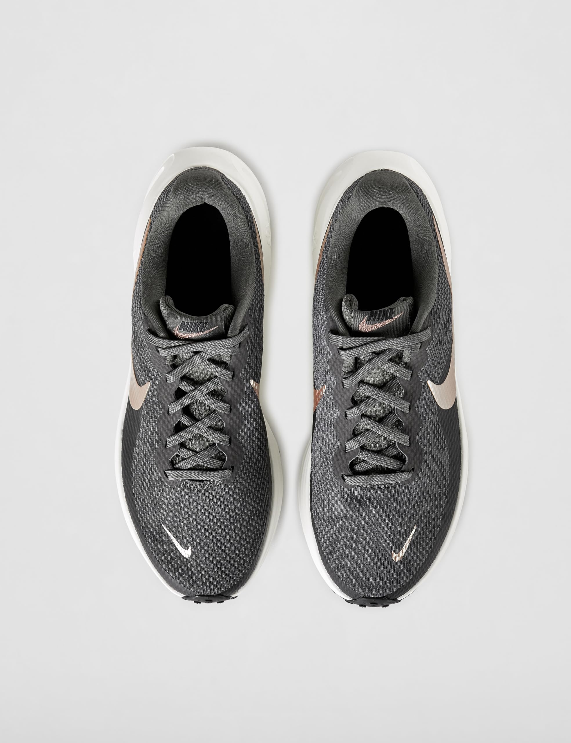 Nike Revolution 8 SneakerMujer