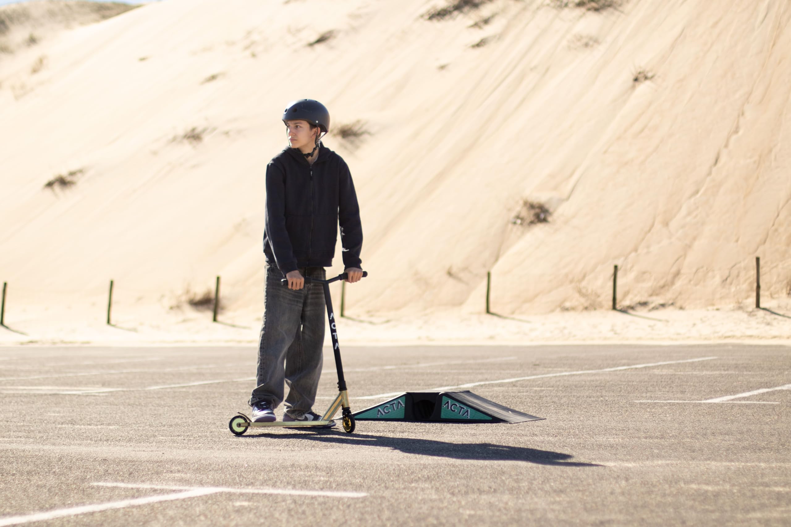 ACTA Rampe de Skate pour Enfants - Mini Rampe pour Trottinette Freestyle, BMX, Voiture RC - Légère et Portable (Rampe) - 5