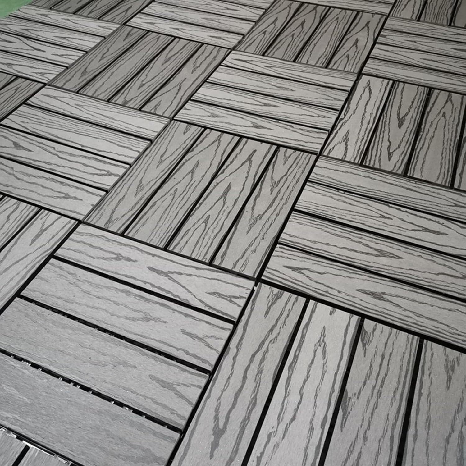 Carreaux de sol emboîtables en bois composite gris pour terrasse et balcon extérieur