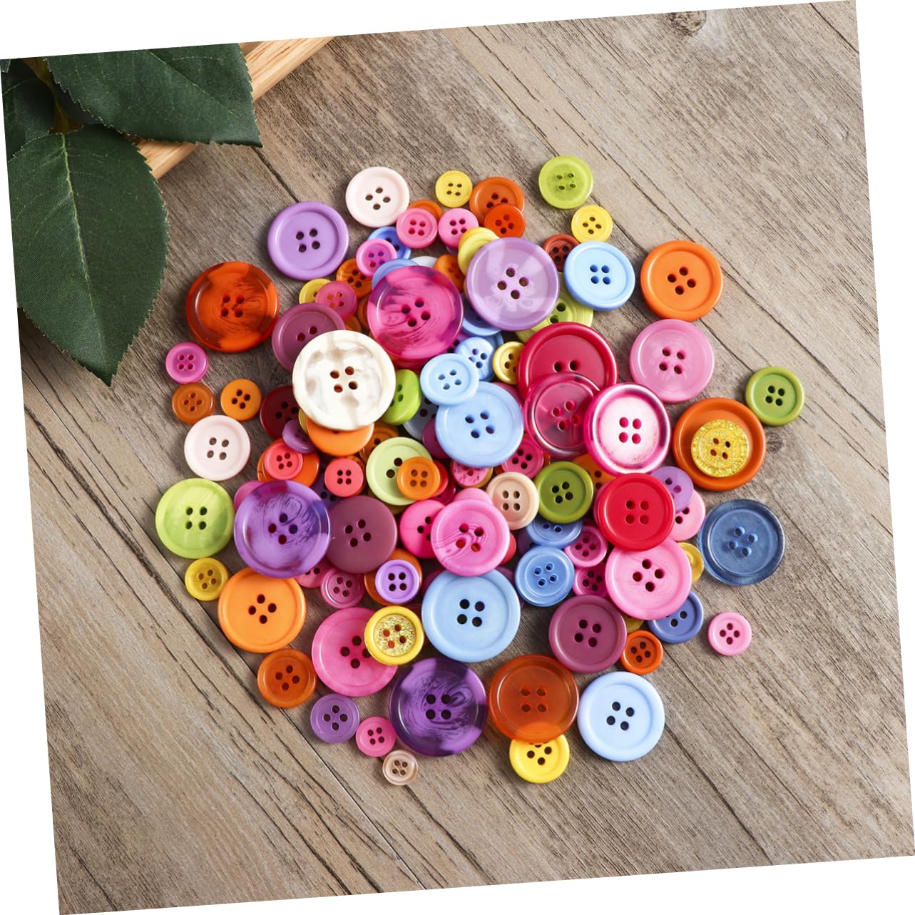 Runde Kunstharzknöpfe 600 Stück mit 2 und 4 Löchern | Bastelarbeiten und Scrapbooking, Wasserfest, Glatte Oberfläche, Mischgröße 1 bis 3cm