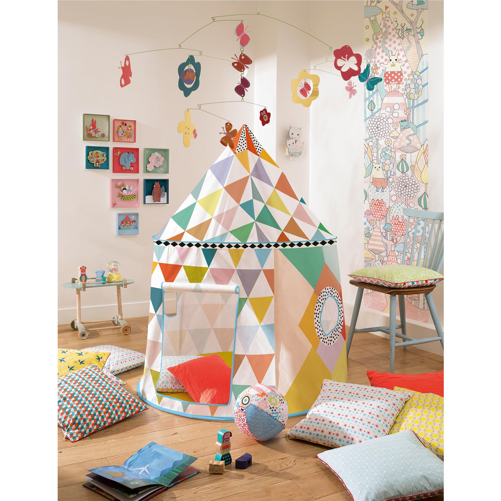 Tente Tipi Pour Enfants Djeco - Cabane Colorée Facile à Monter, Avec Fenêtres Et Porte, 106x140 Cm
