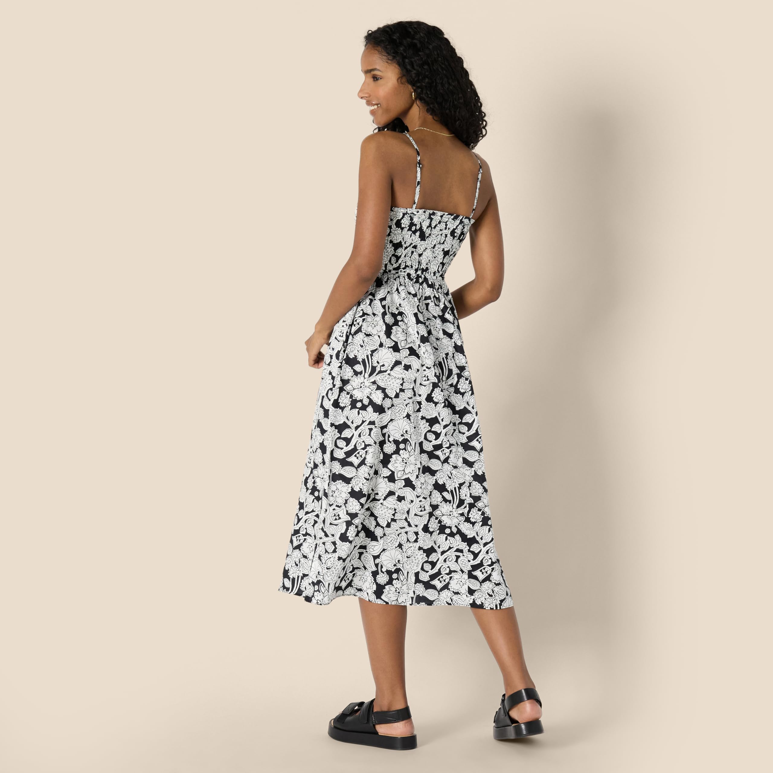 Amazon Essentials Robe à Corsage Smocké en Satin de Coton, Coupe Classique Femme