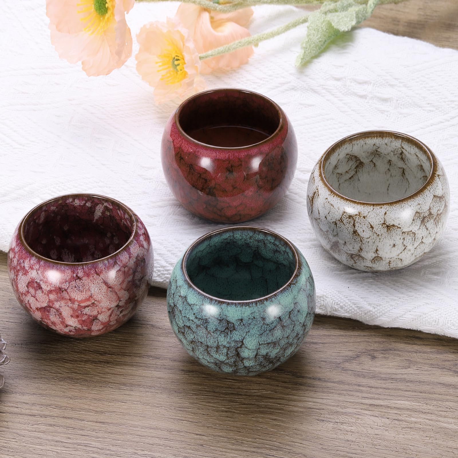 QUARKZMAN 2pz Tazze Tè Cinesi Giapponesi Ceramica 5,07 oz Set Tè Gong Fu Fare a Mano Smaltato Ceramica Senza Manico Piccola Tazza Tè per Tè Mate Caffè Vino Bevande Casa e Regali, Beige