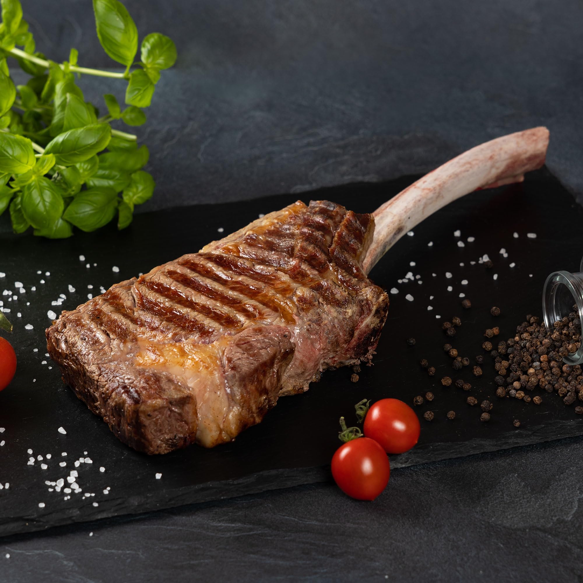 WURSTBARON® Premium Tomahawk Steak, frisches Rib-Eye vom Jungbullen, aromatisches und saftiges Grillfleisch, Premium-Qualität aus Bayern, ca. 800 g