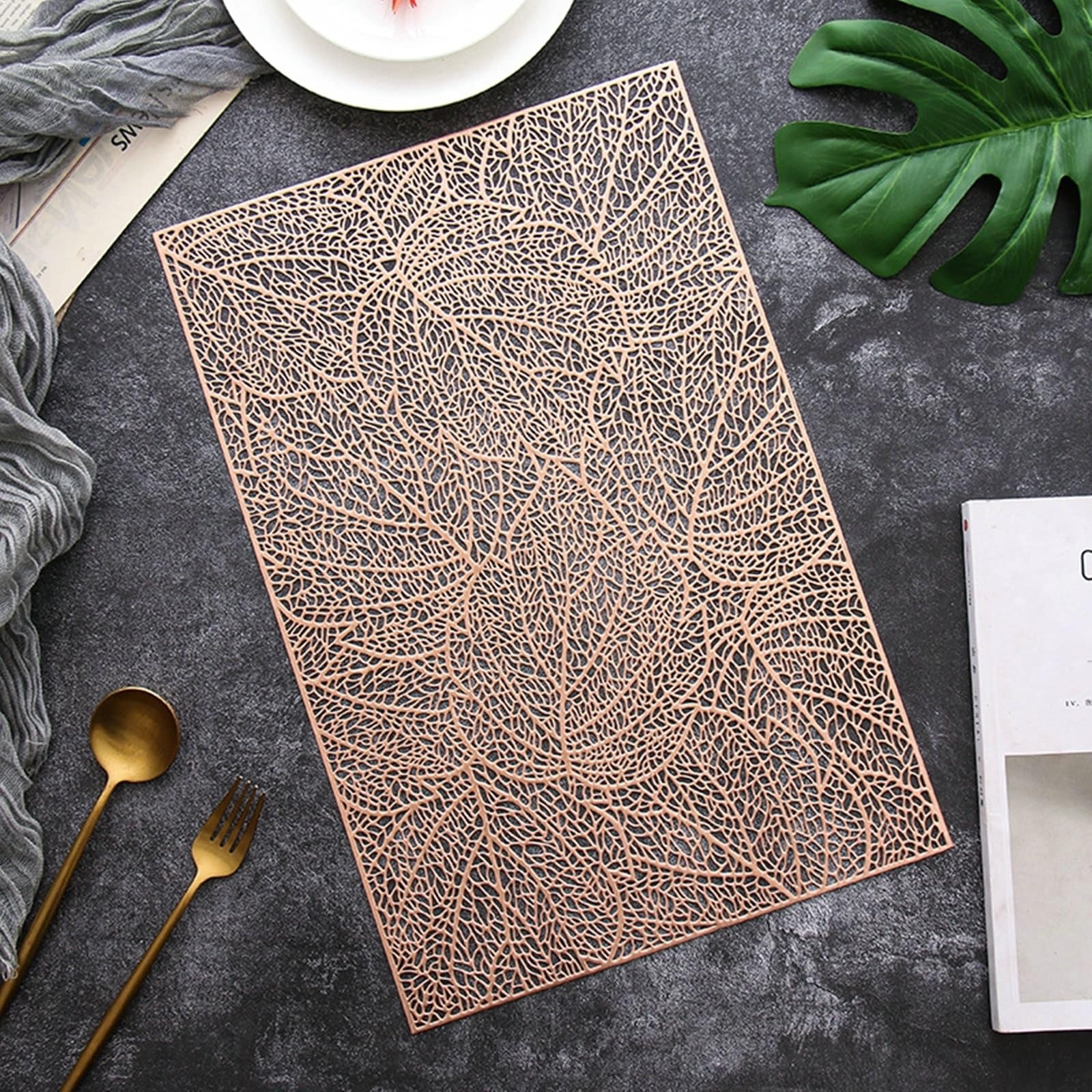 Sets de table or rose au motif feuilles 30 x 45 cm, l'élégance haut de gamme pour vos repas