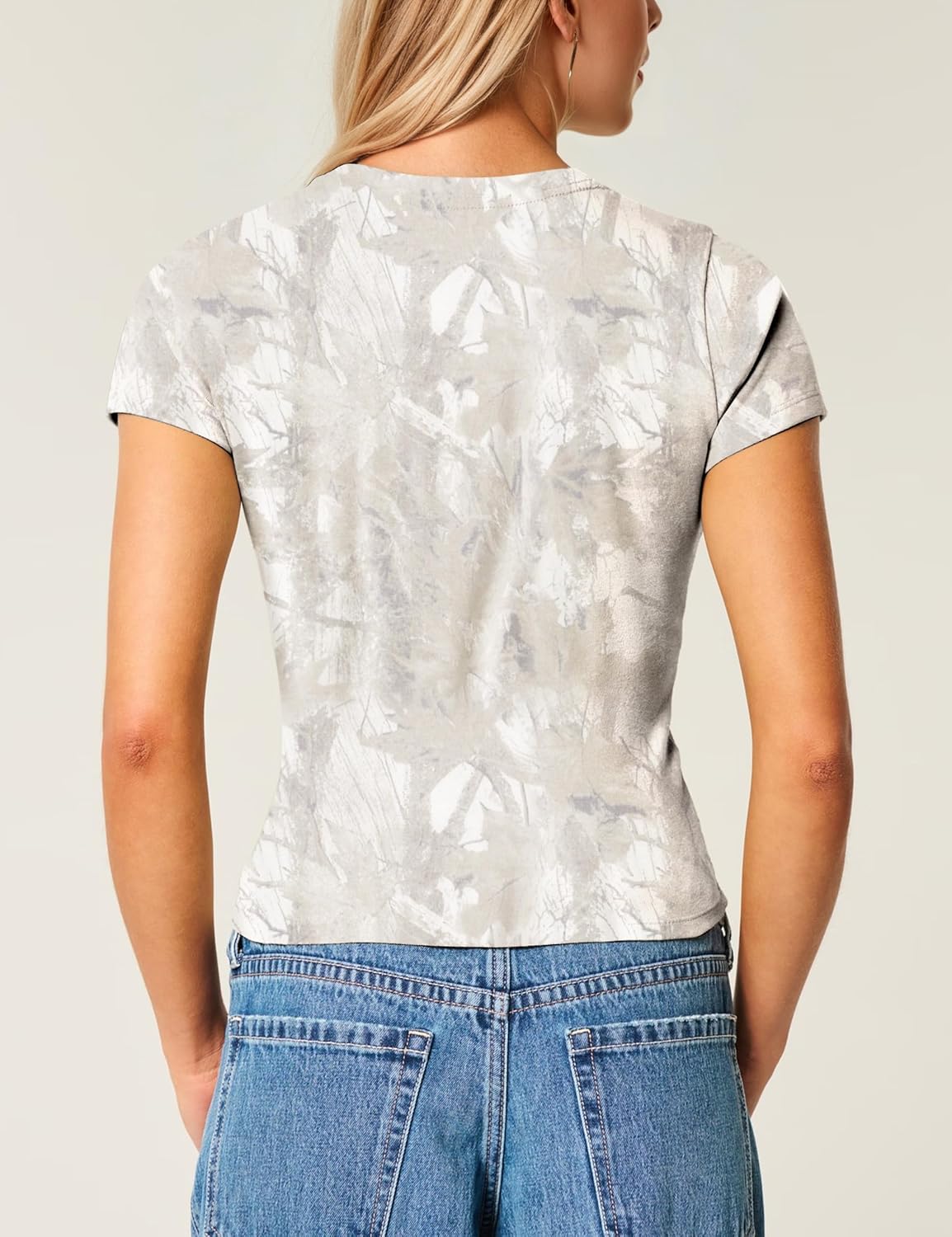 Women Camo Shirt Crop Top Y2K Maple Leaf Graphic Baby Tee Short Sleeve Slim Fit Round Neck T Shirt Streetwear - Image 4