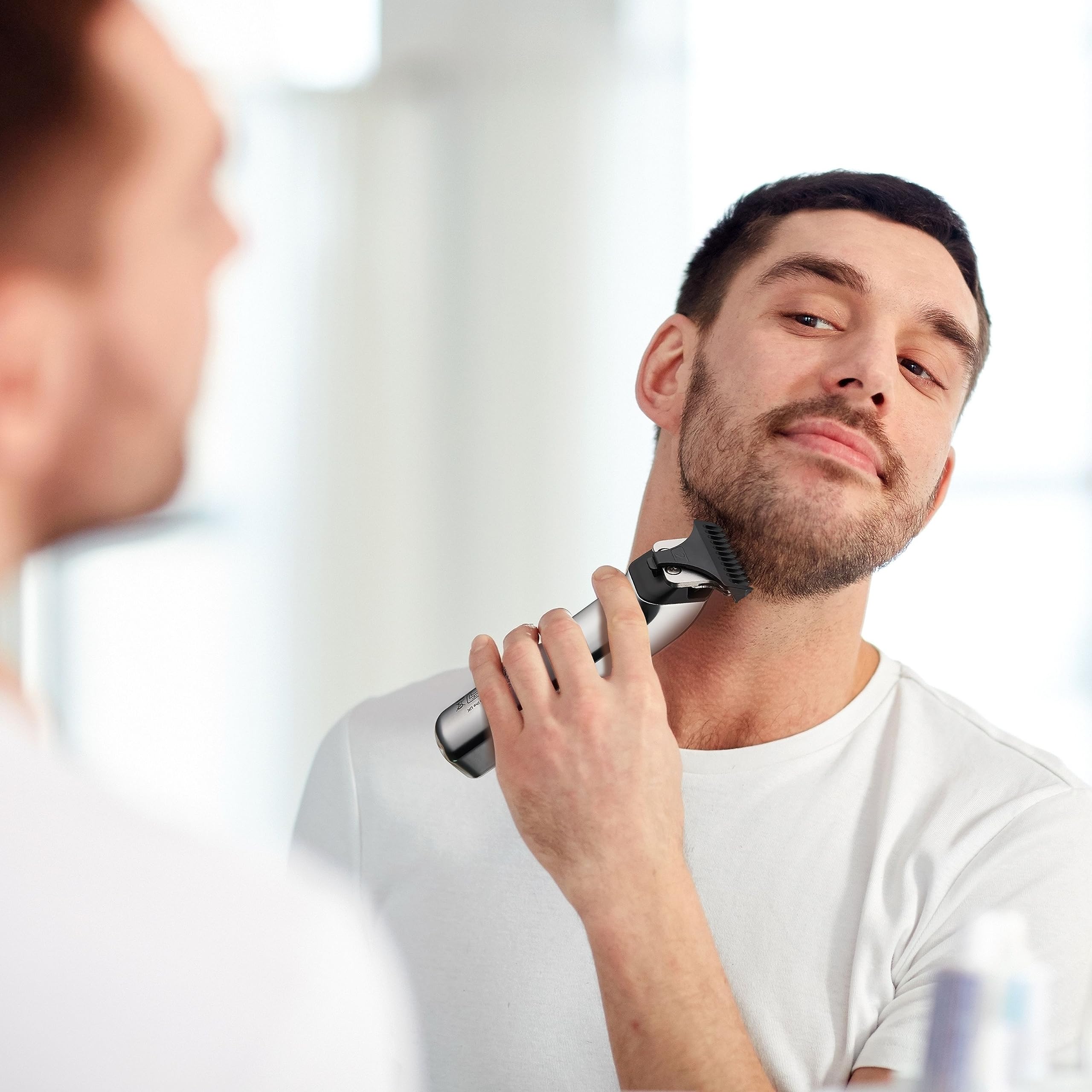 BarberBoss - Cortapelos y cortabarbas portátil, cortapelos facial profesional para hombre, recargable por USB, luz roja/verde, cuchilla de acero, QR-2090