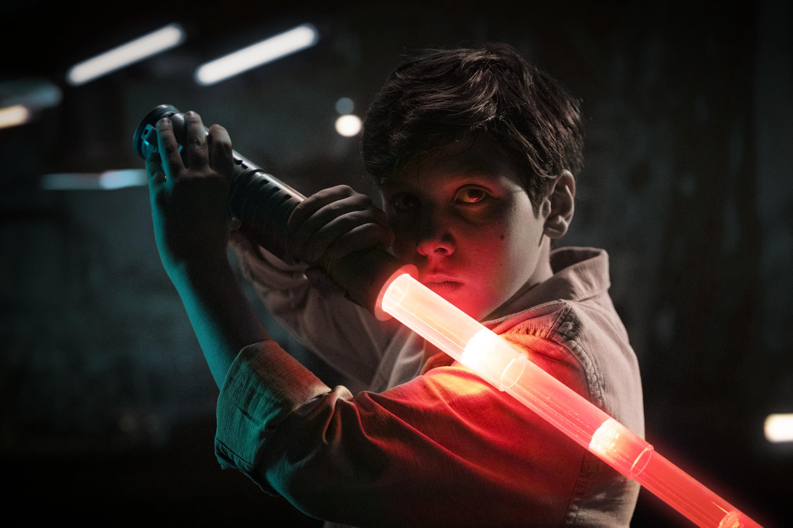 POWER SABER - Czerwony - Miecz laserowy dla dzieci od 6 lat - Automatycznie rozszerzalny i chowany - Realistyczna i bezpieczna świecąca zabawka laserowa - Walka międzygalaktyczna - 30 cm/Rozłożenie 89